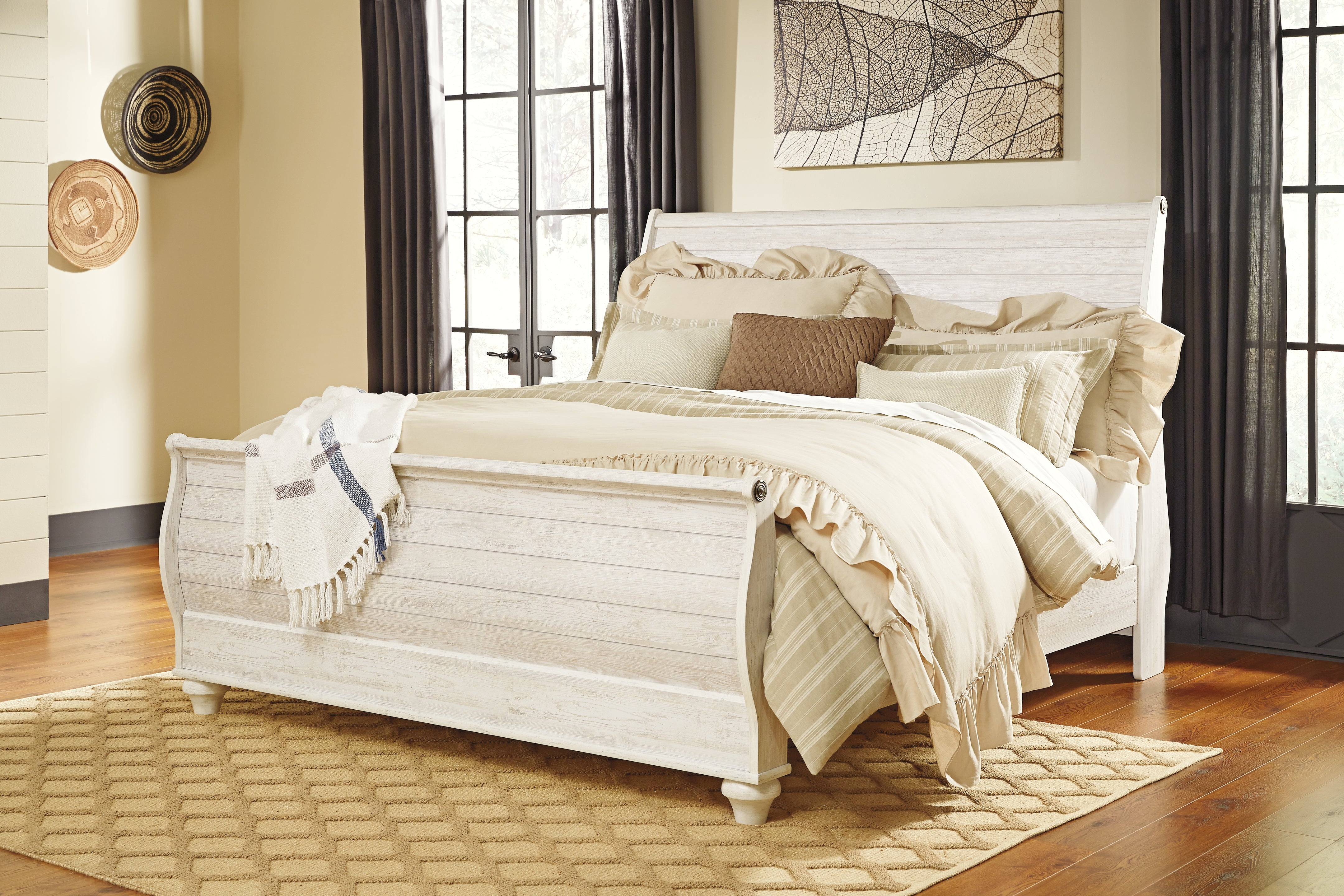 Floridian Furniture - Ashley Furniture - Willowton Bedroom - Queen Sleigh Bed / Whitewash - B267B4