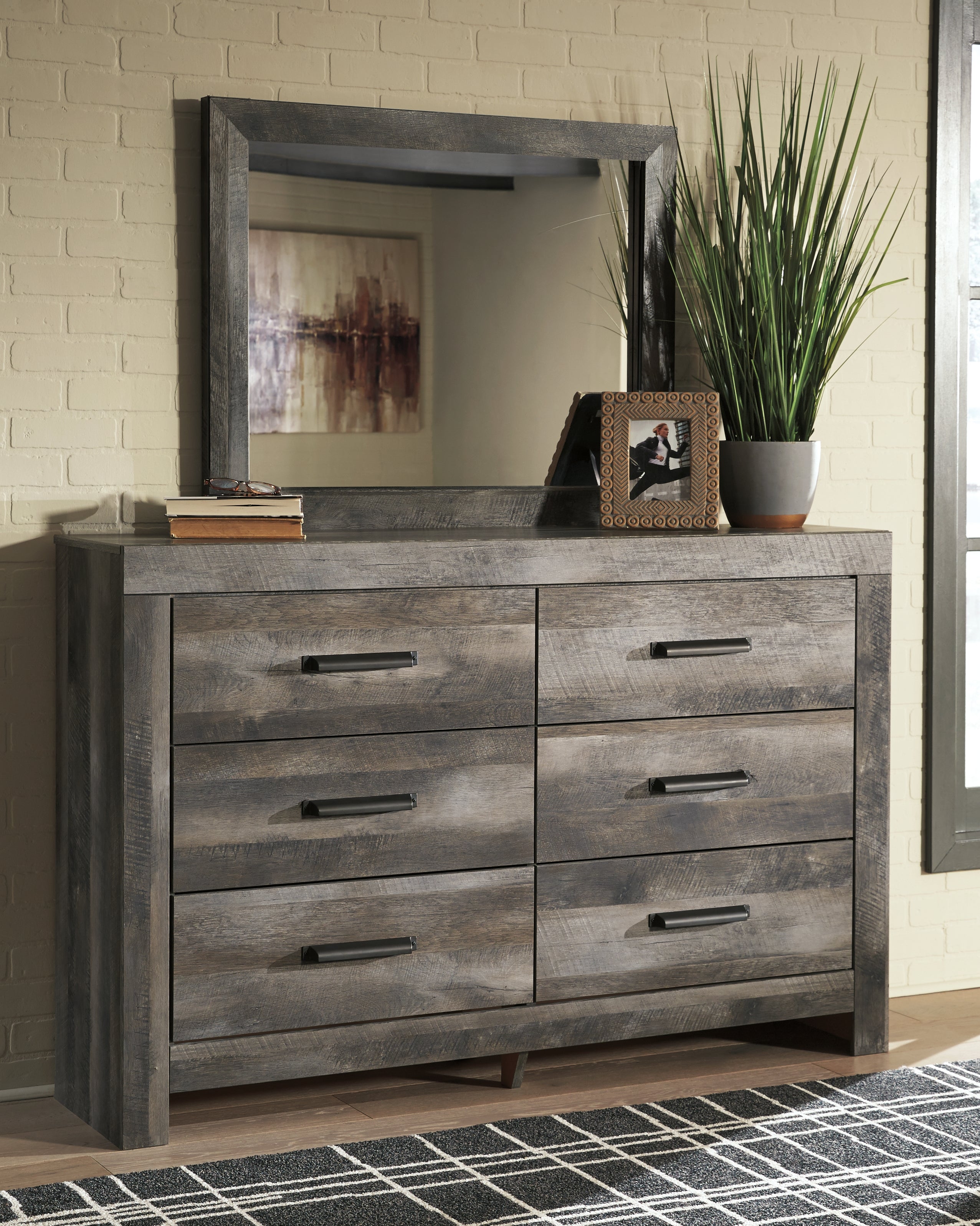 Floridian Furniture - Ashley Furniture - Wynnlow Bedroom - Dresser and Mirror / Gray - B440B1