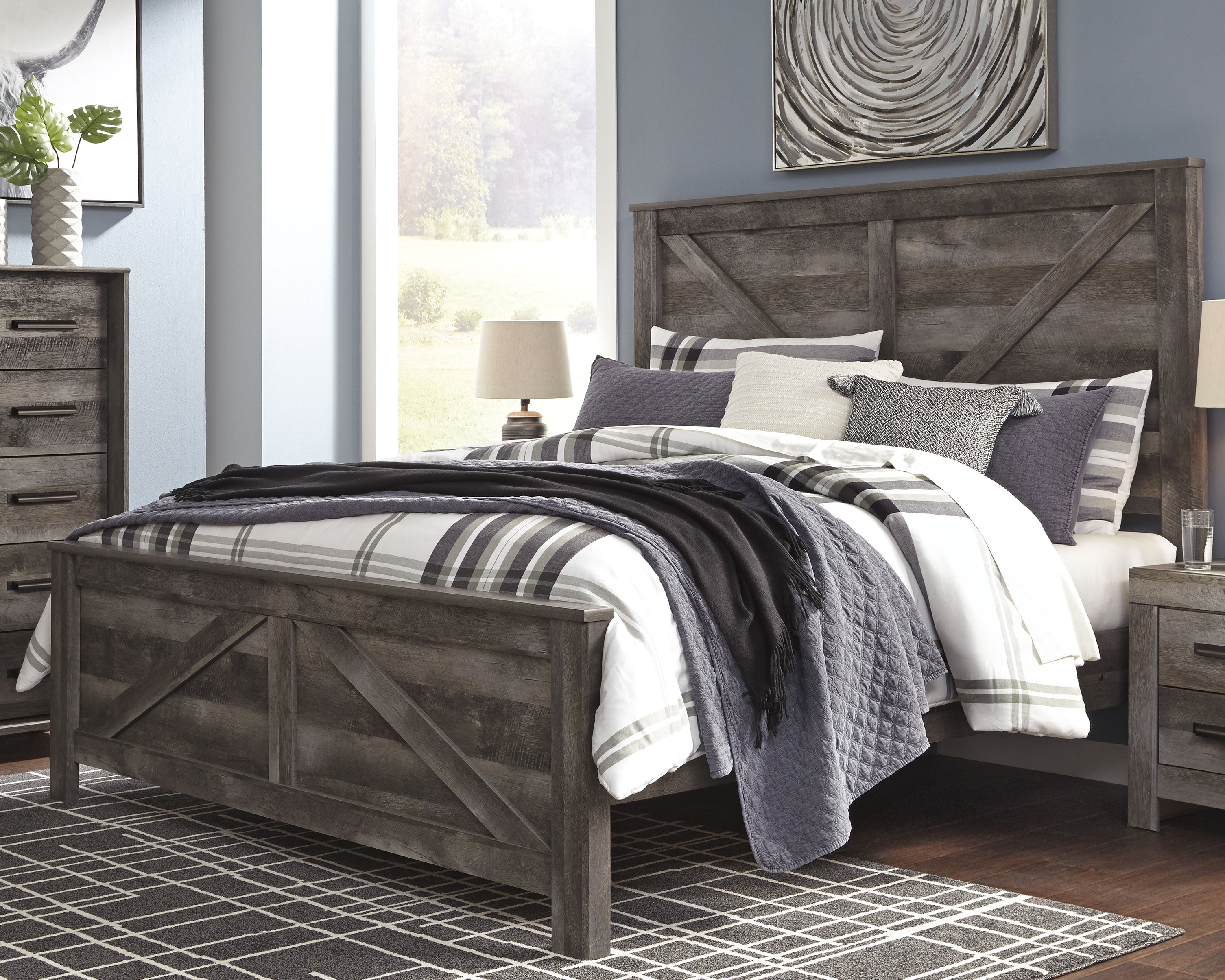 Floridian Furniture - Ashley Furniture - Wynnlow Bedroom - King Crossbuck Panel Bed / Gray - B440B11