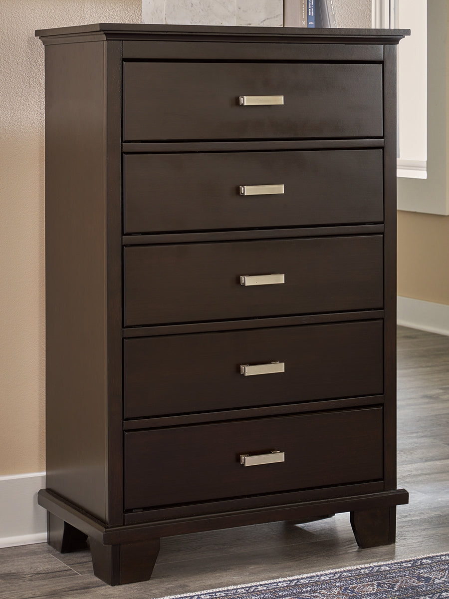 Floridian Furniture - Ashley Furniture - Covetown Bedroom - Five Drawer Chest / Dark Brown - B441-46