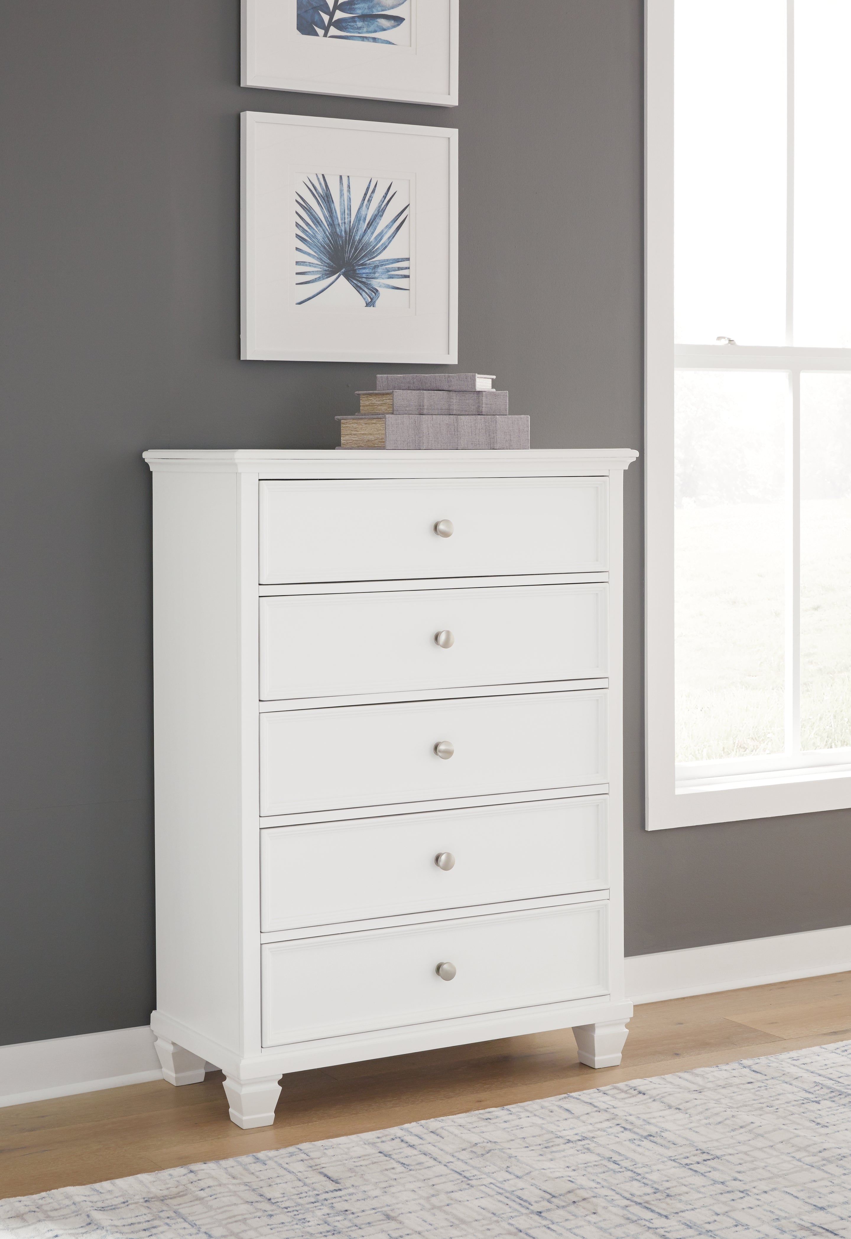 Floridian Furniture - Ashley Furniture - Fortman Bedroom - Five Drawer Chest / White - B680-46