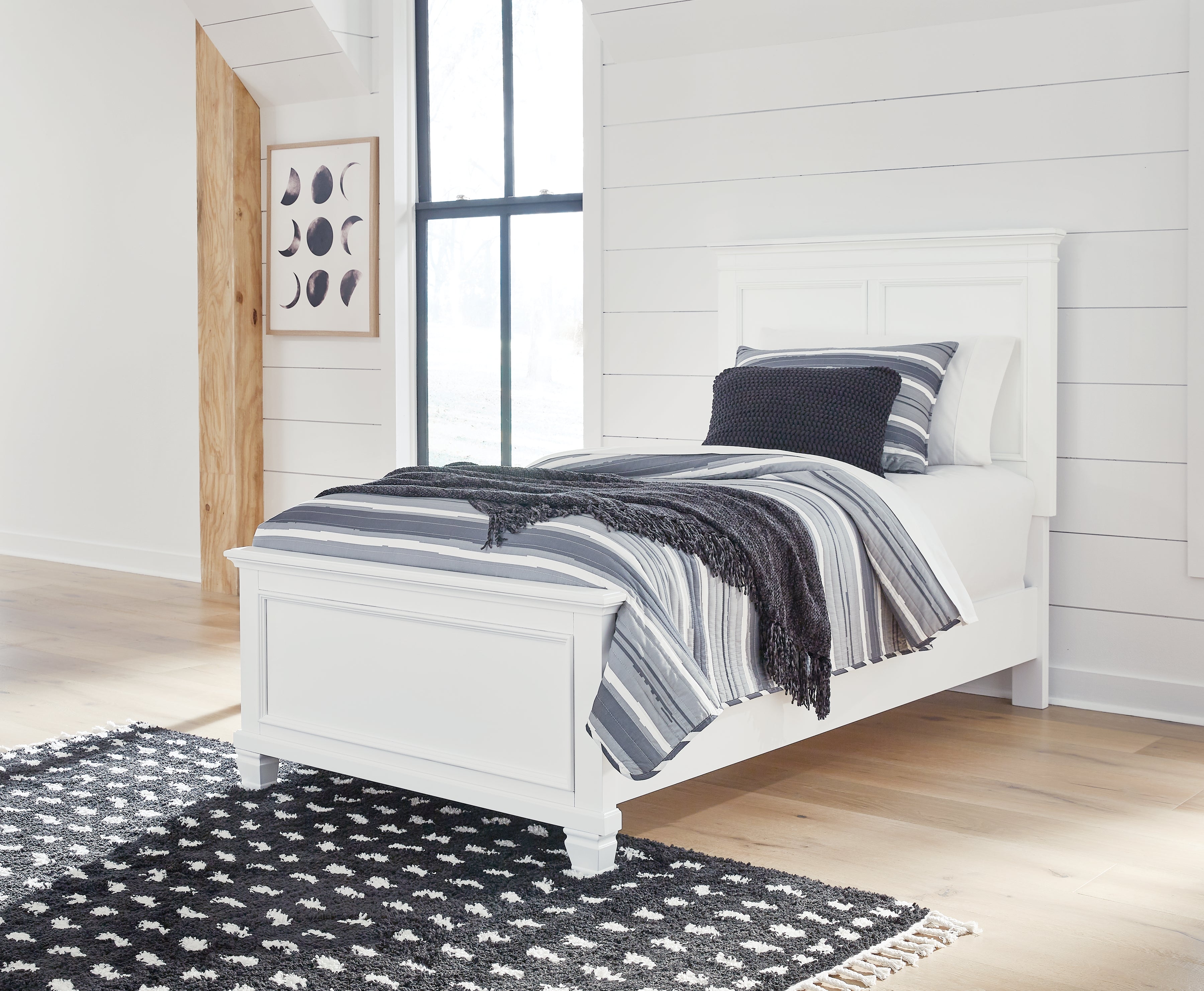 Floridian Furniture - Ashley Furniture - Fortman Bedroom - Twin Panel Bed / White - B680B6