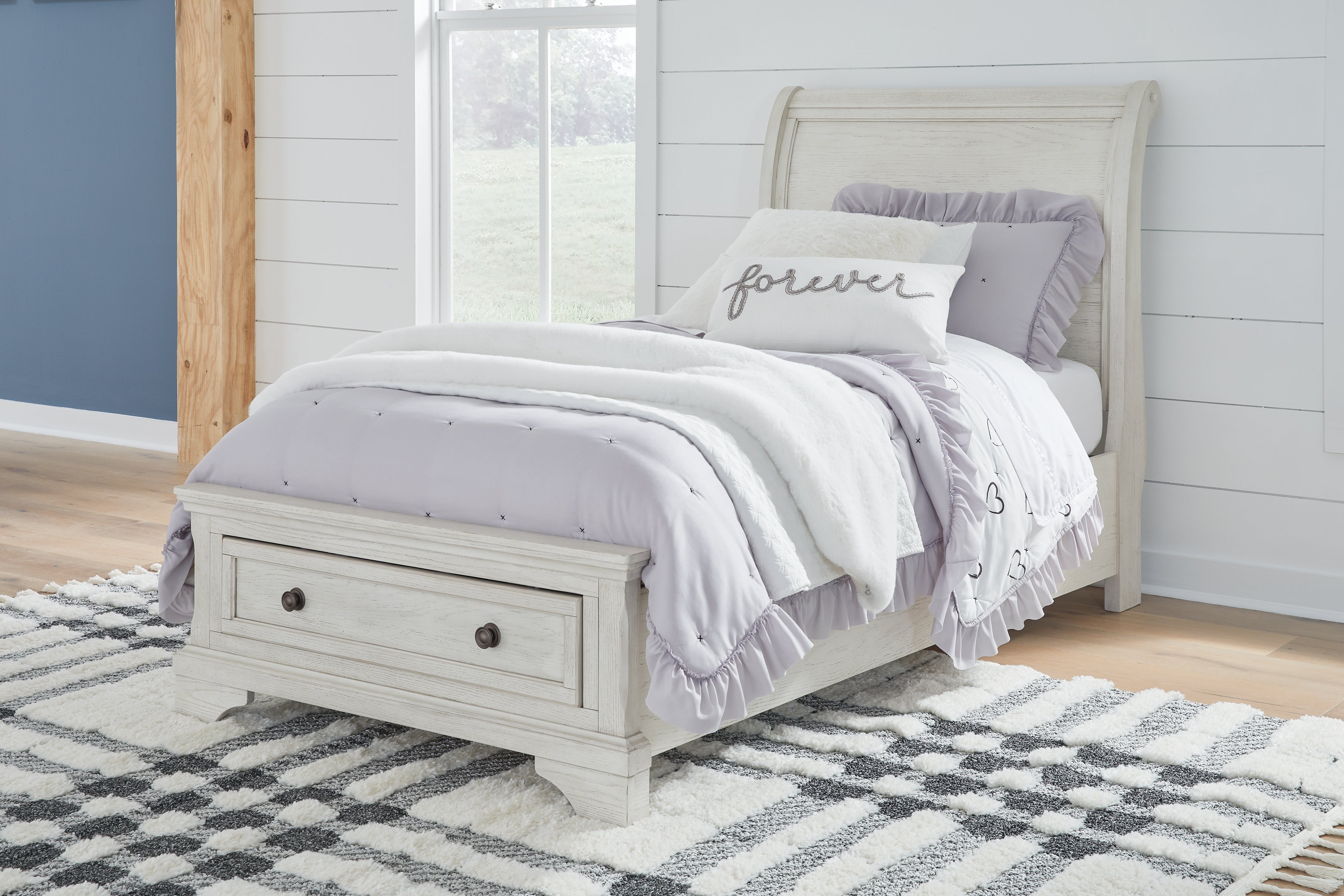 Floridian Furniture - Ashley Furniture - Robbinsdale Bedroom - Twin Sleigh Storage Bed / Antique White - B742B12