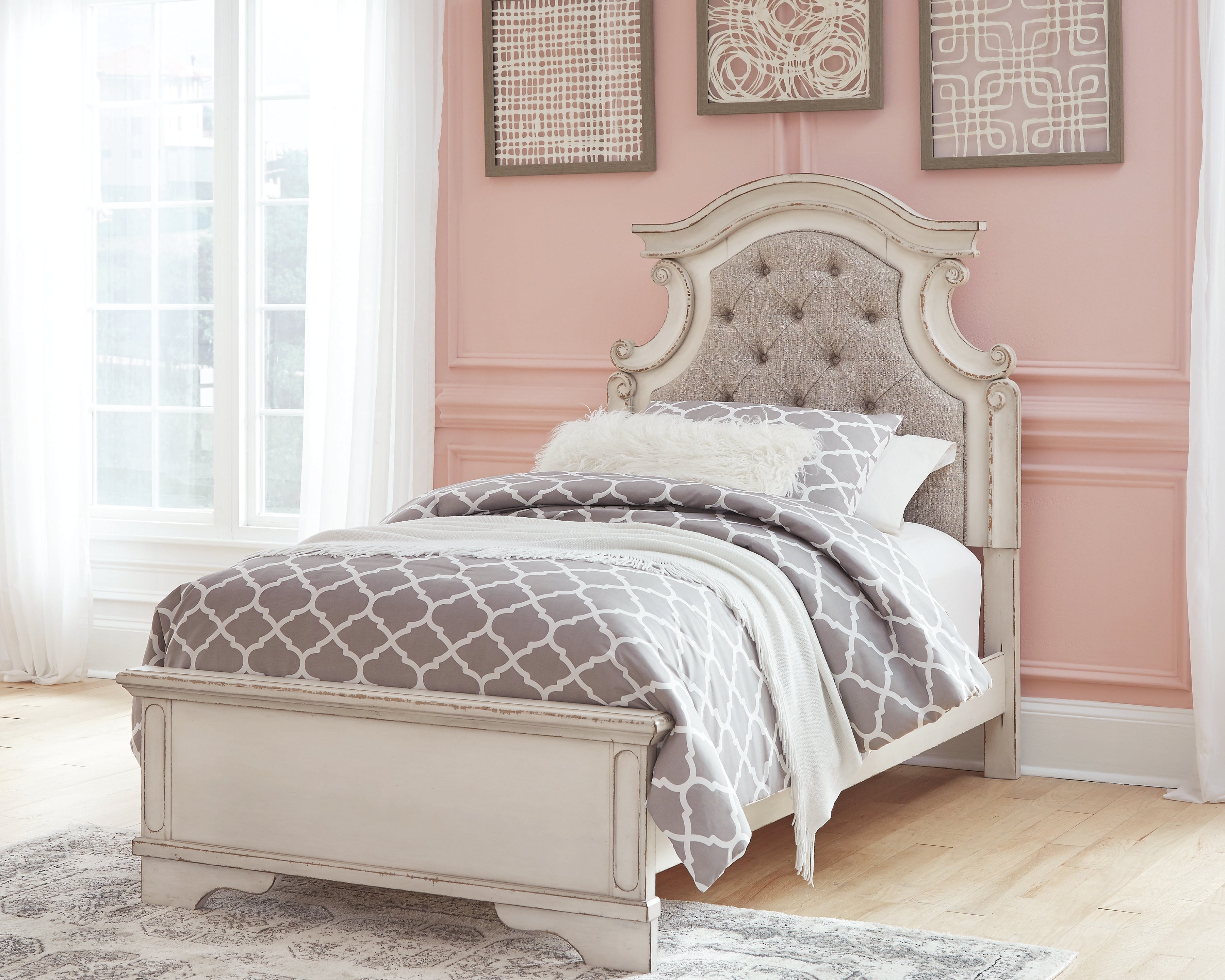 Floridian Furniture - Ashley Furniture - Realyn Bedroom - Full Panel Bed / Chipped White - B743B14