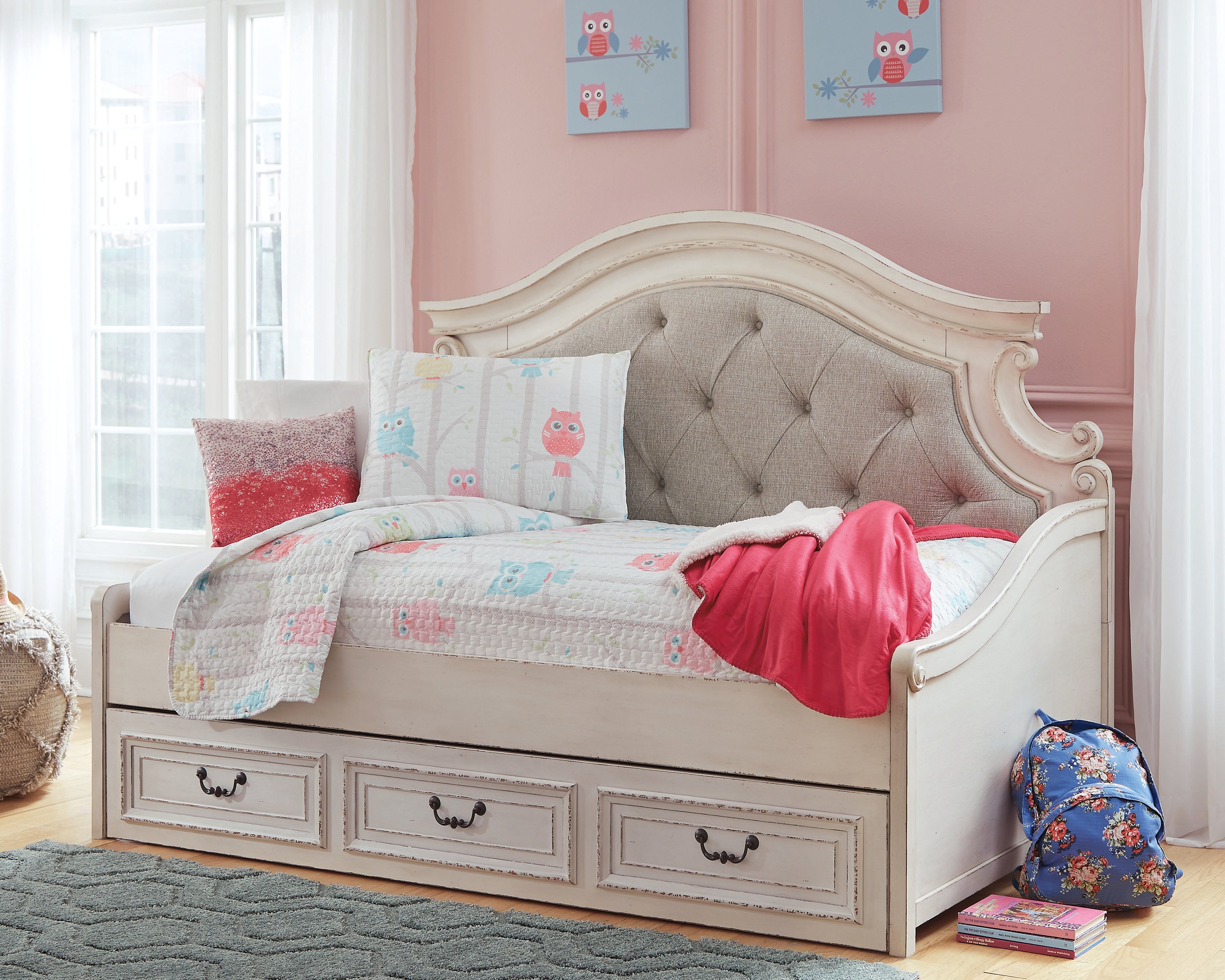Floridian Furniture - Ashley Furniture - Realyn Bedroom - Twin Day Bed with 1 Large Storage Drawer / Chipped White - B743B15