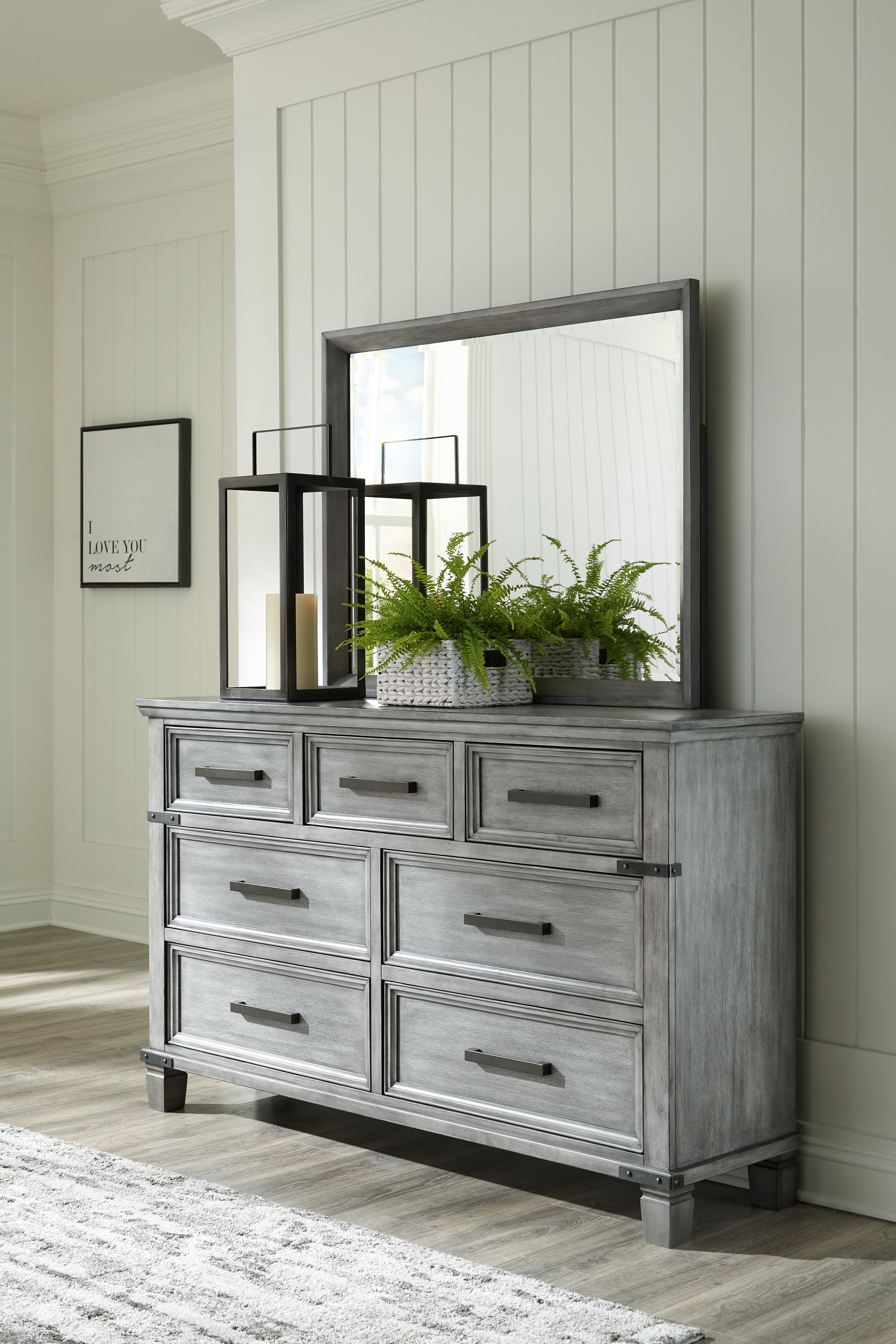 Floridian Furniture - Ashley Furniture - Russelyn Bedroom - Dresser and Mirror / Gray - B772B1