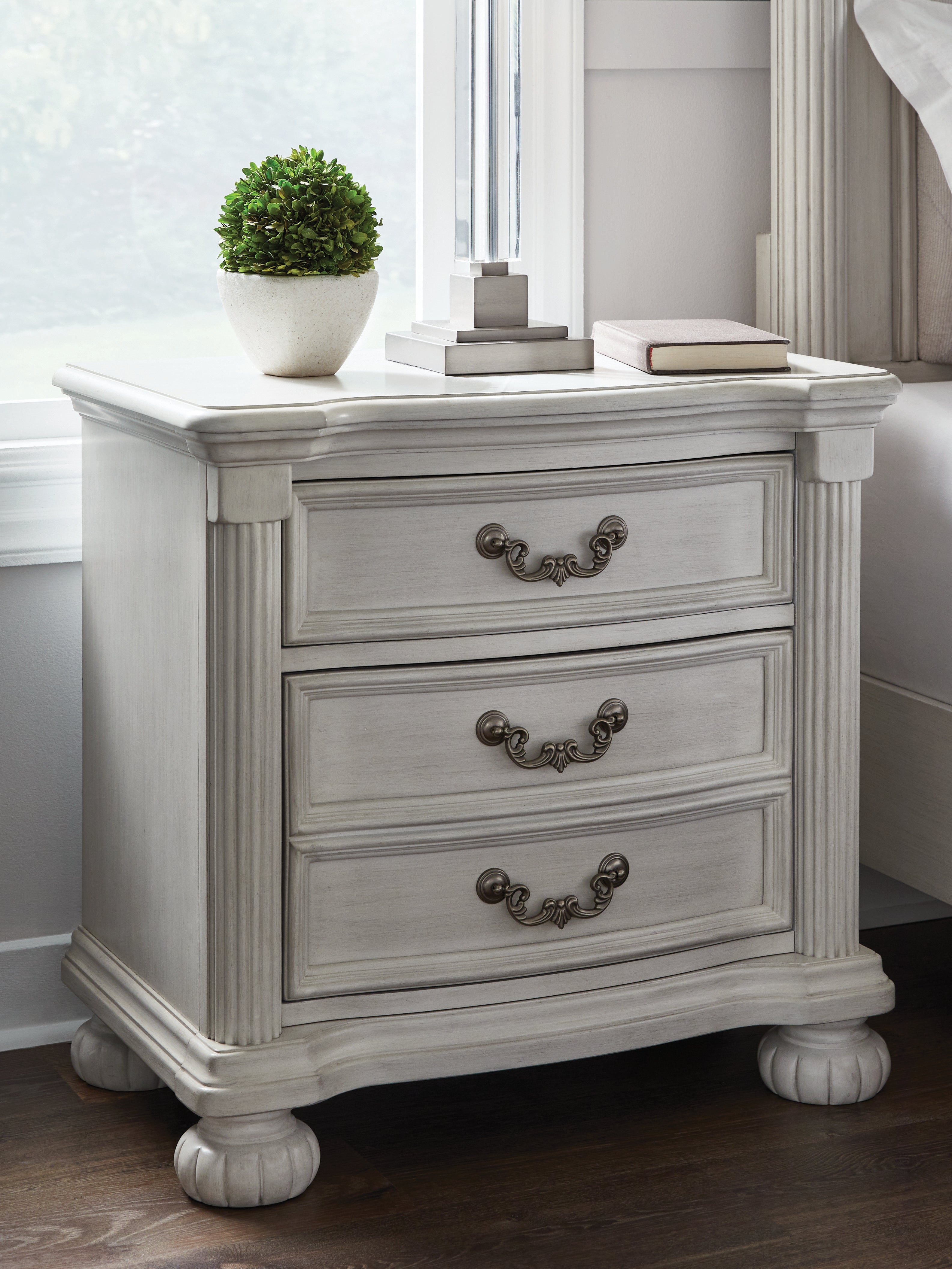 Floridian Furniture - Ashley Furniture - Montelaine Bedroom - Three Drawer Night Stand / Antique White - B795-93