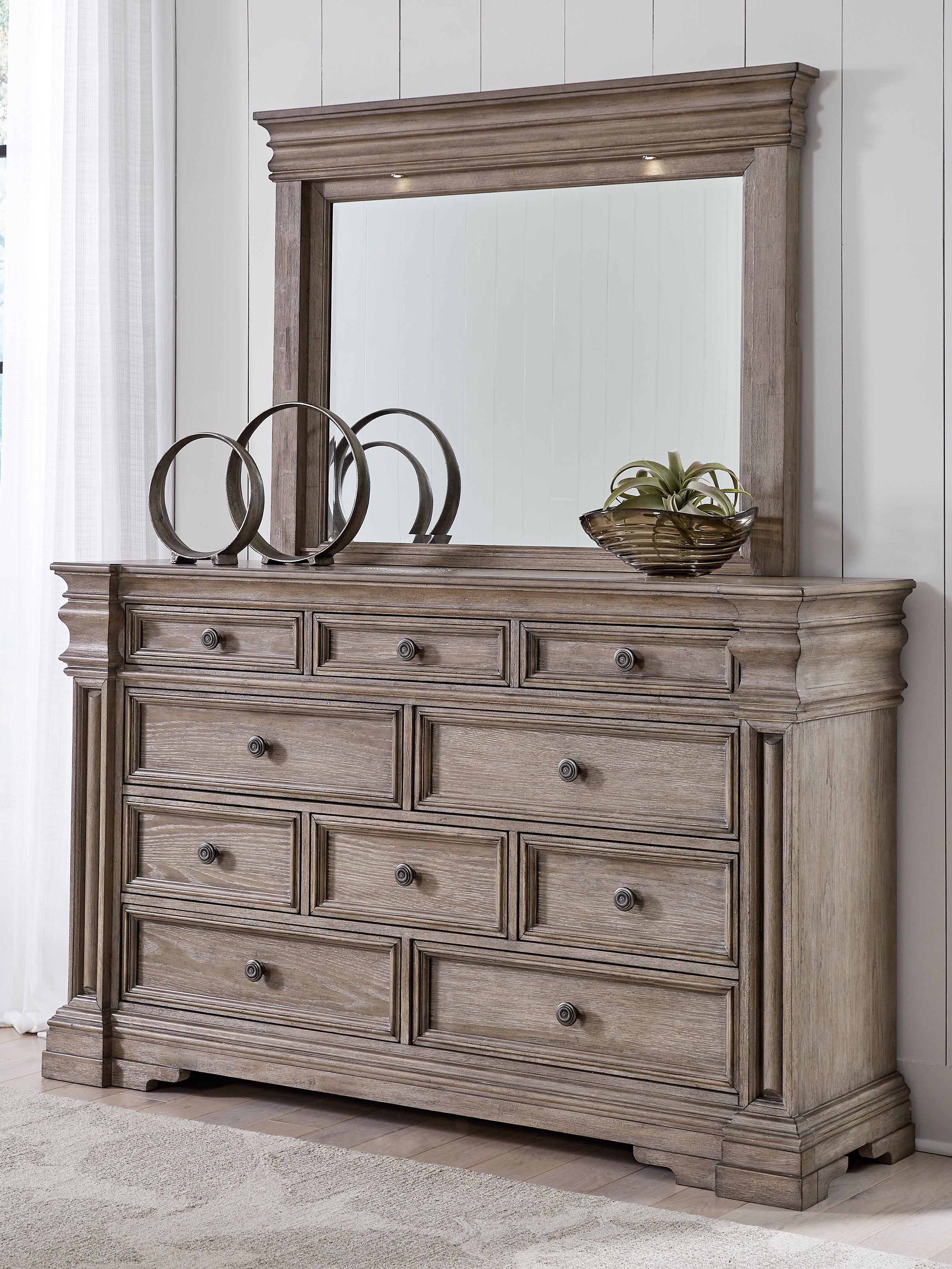 Floridian Furniture - Ashley Furniture - Blairhurst Bedroom - Dresser and Mirror / Light Grayish Brown - B916B1