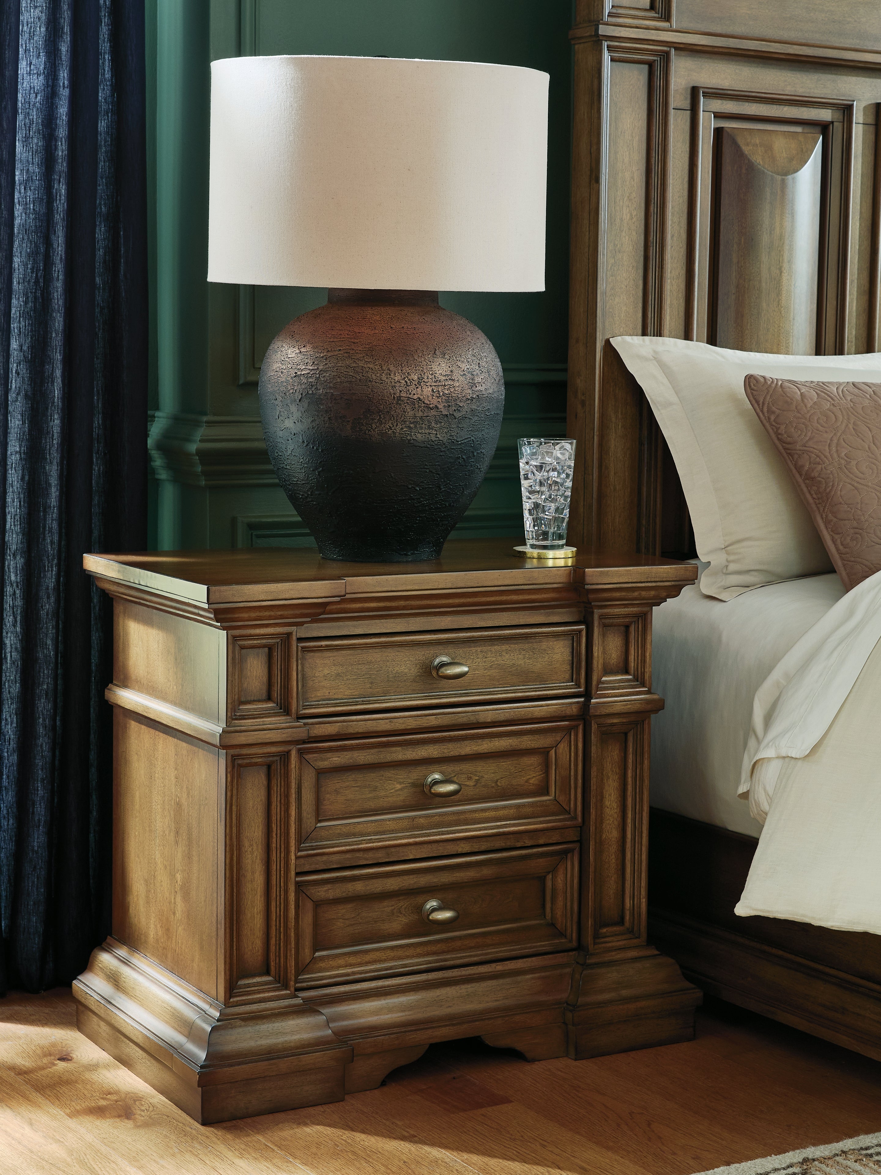 Floridian Furniture - Ashley Furniture - Frantanna Bedroom - Three Drawer Night Stand / Brown - PCB949-93