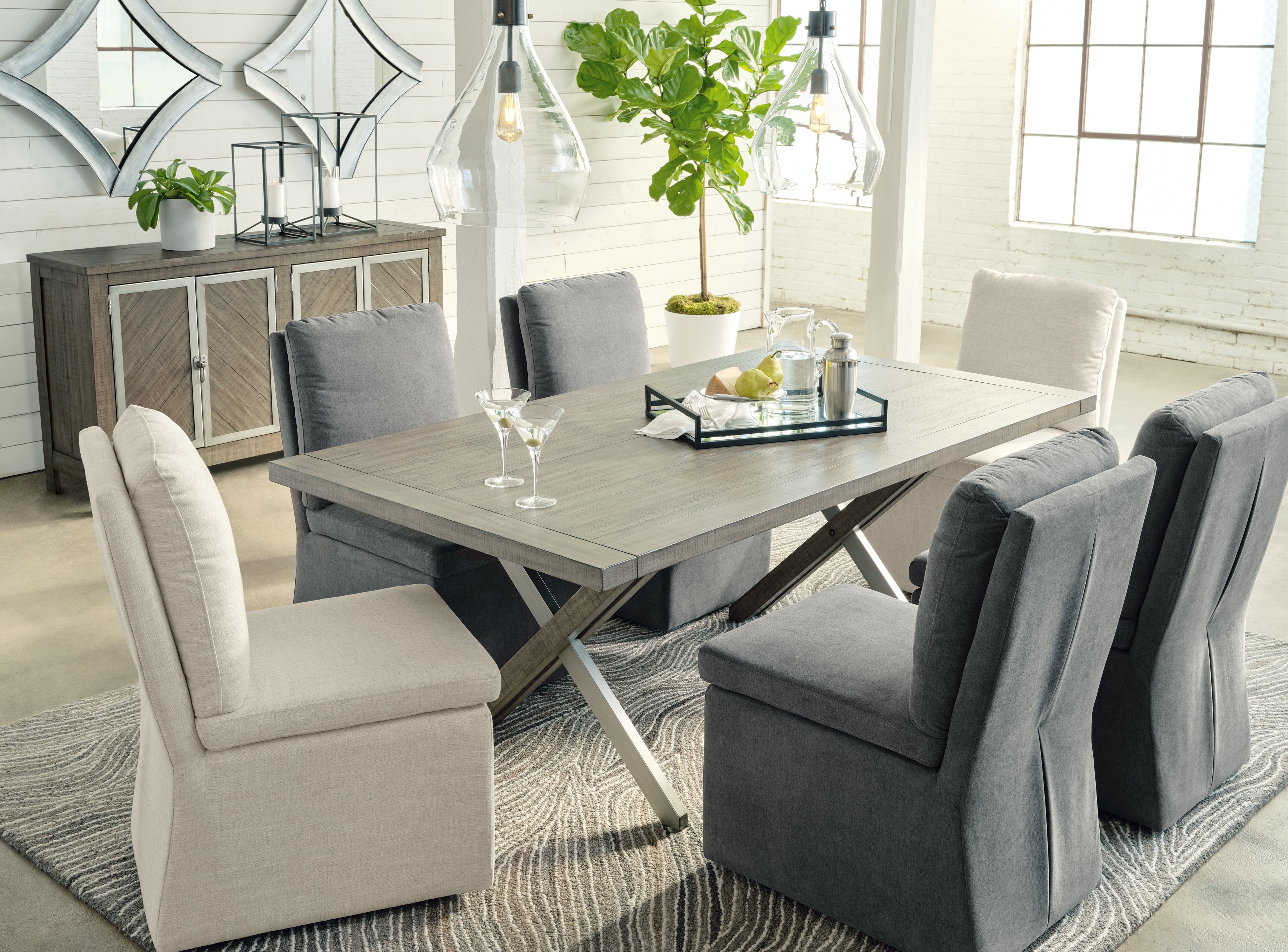 Floridian Furniture - Ashley Furniture - Krystanza Dining Room - Rectangular Dining Room Table / Weathered Gray - D766-25