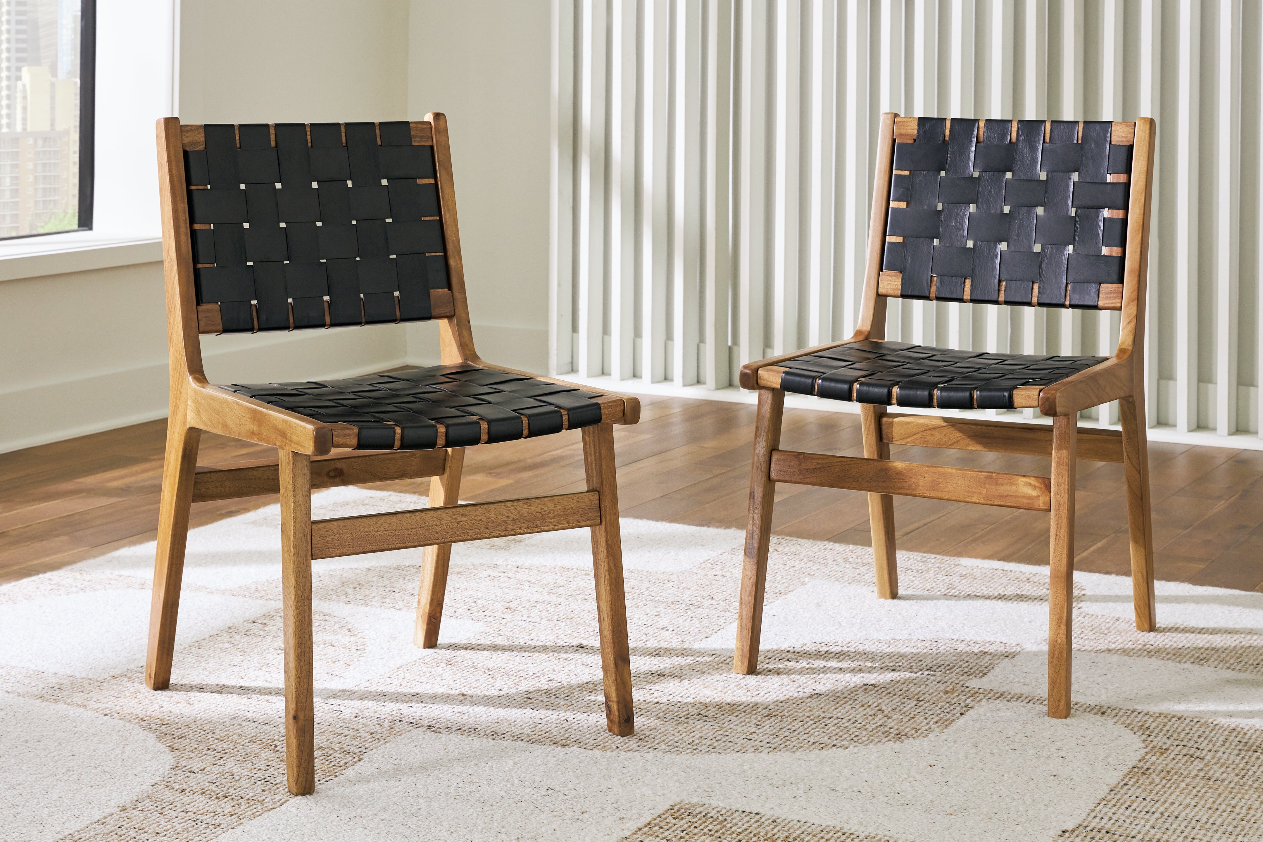 Floridian Furniture - Ashley Furniture - Fortmaine Dining Room - Dining Chair (Set of 2) / Brown/Black - D872-01X2