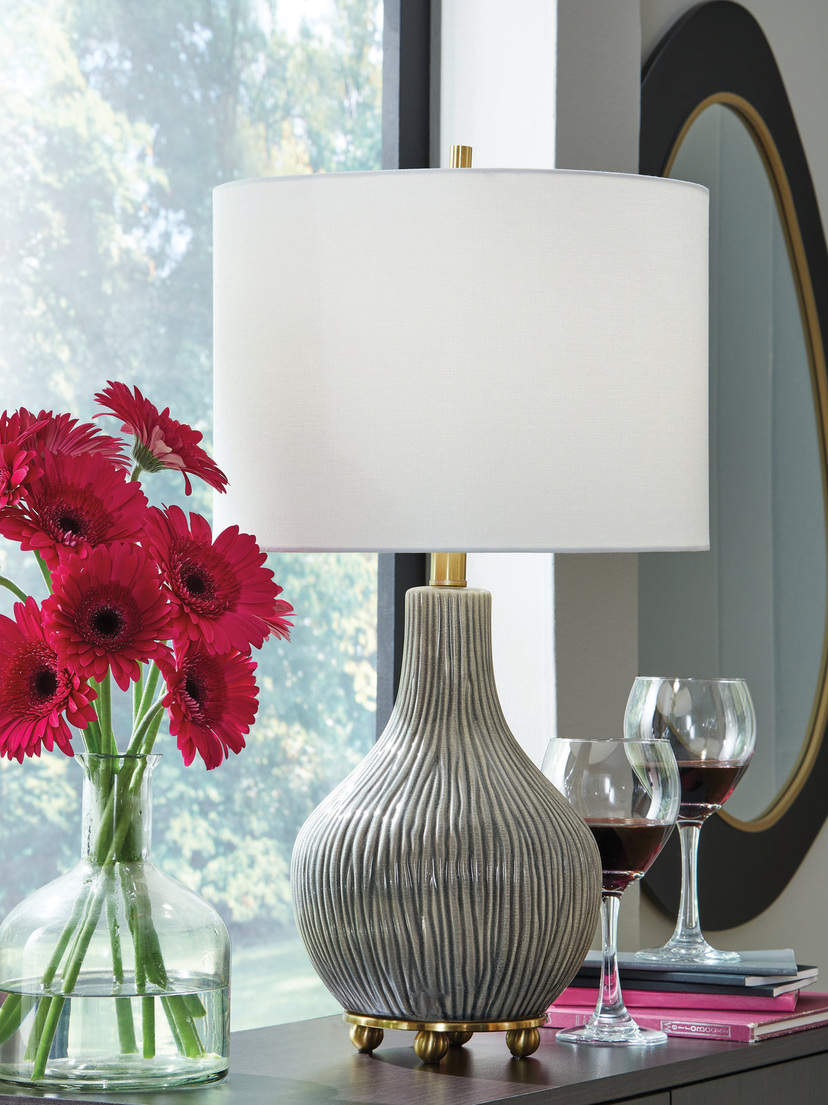 Floridian Furniture - Ashley Furniture - Judlen Lighting - Ceramic Table Lamp (1/CN) / Gray/Gold Finish - L100844