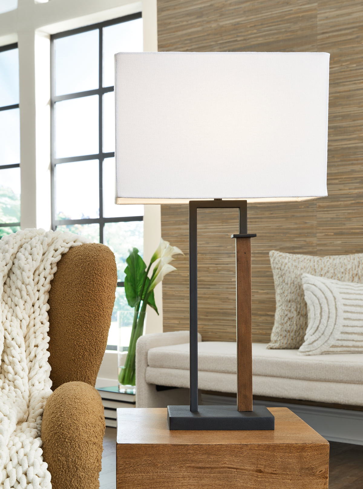 Floridian Furniture - Ashley Furniture - Voslen Lighting - Metal Table Lamp (Set of 2) / Black/Brown - L204554