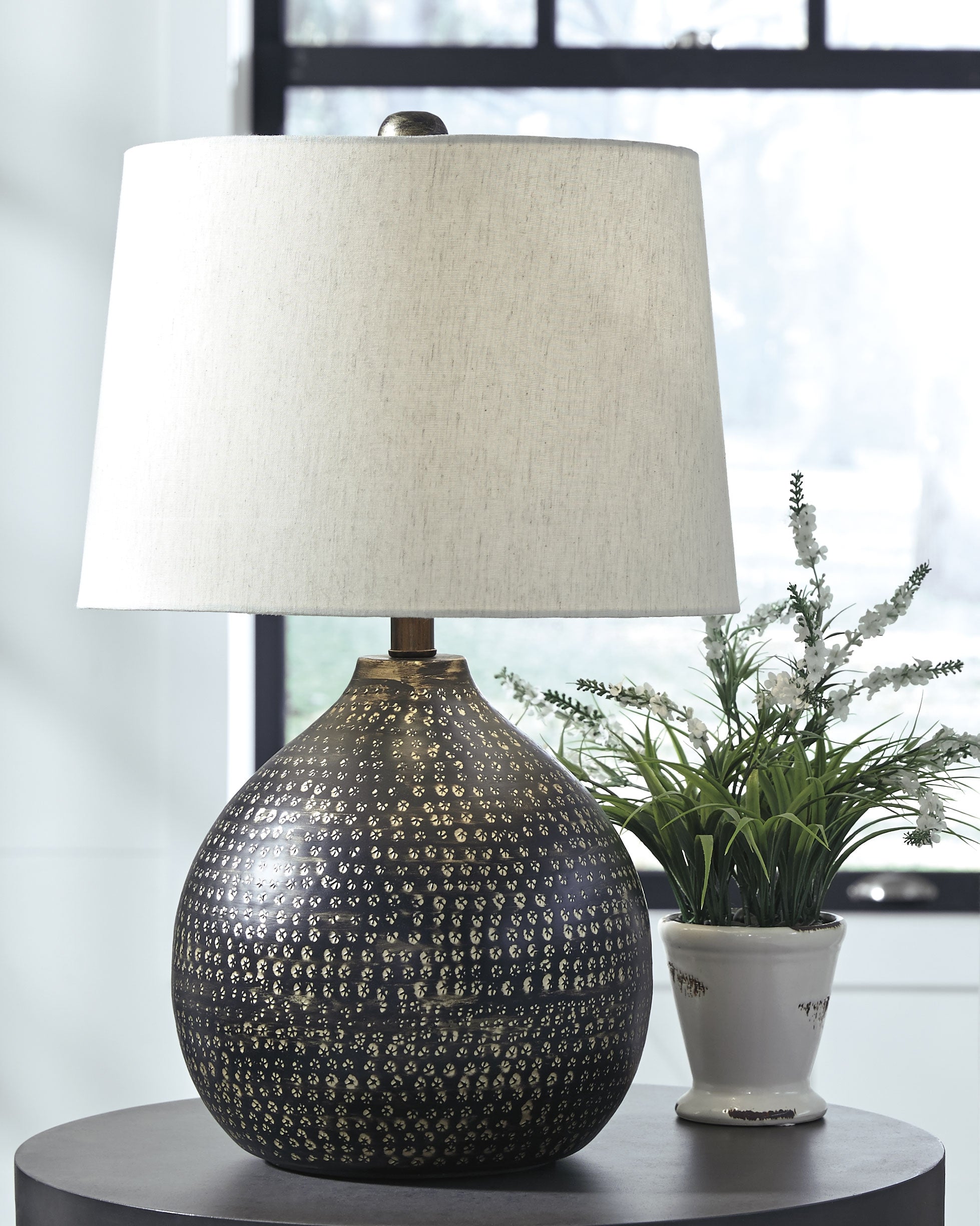 Floridian Furniture - Ashley Furniture - Maire Lighting - Table Lamp (Set of 2) / Black/Gold Finish - L207294X2