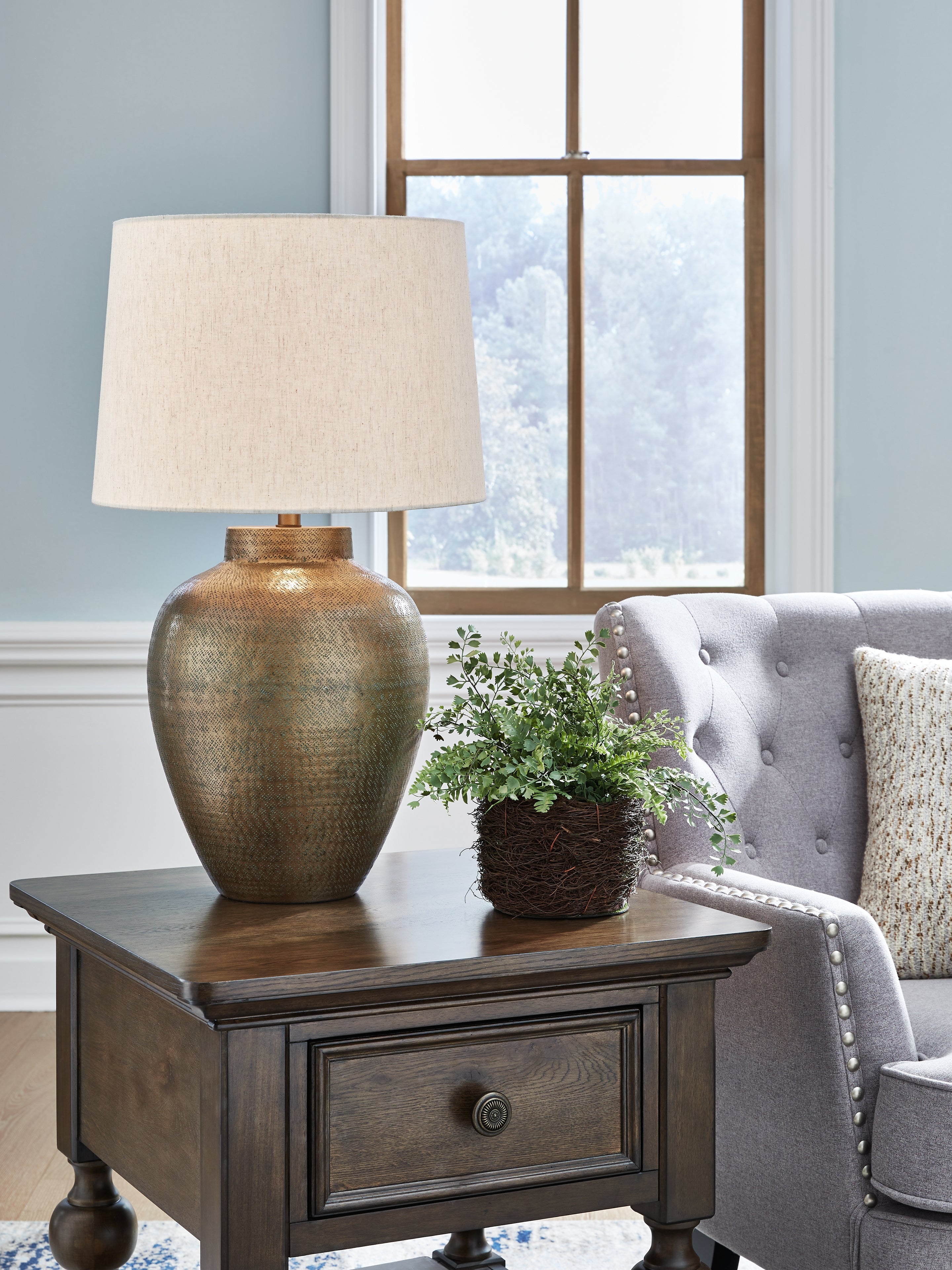 Floridian Furniture - Ashley Furniture - Madney Lighting - 2-Piece Lamp Set / Antique Gold Finish - L207494X2