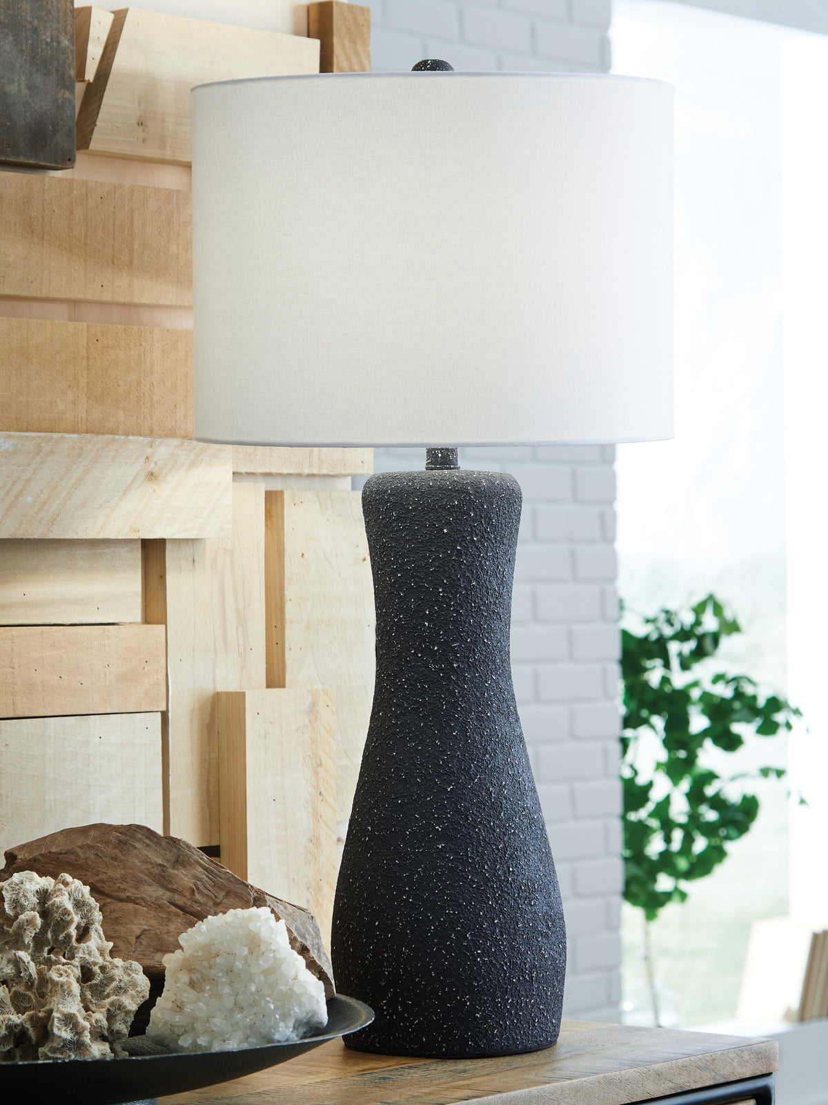 Floridian Furniture - Ashley Furniture - Maykins Lighting - Metal Table Lamp (1/CN) / Black - L207634