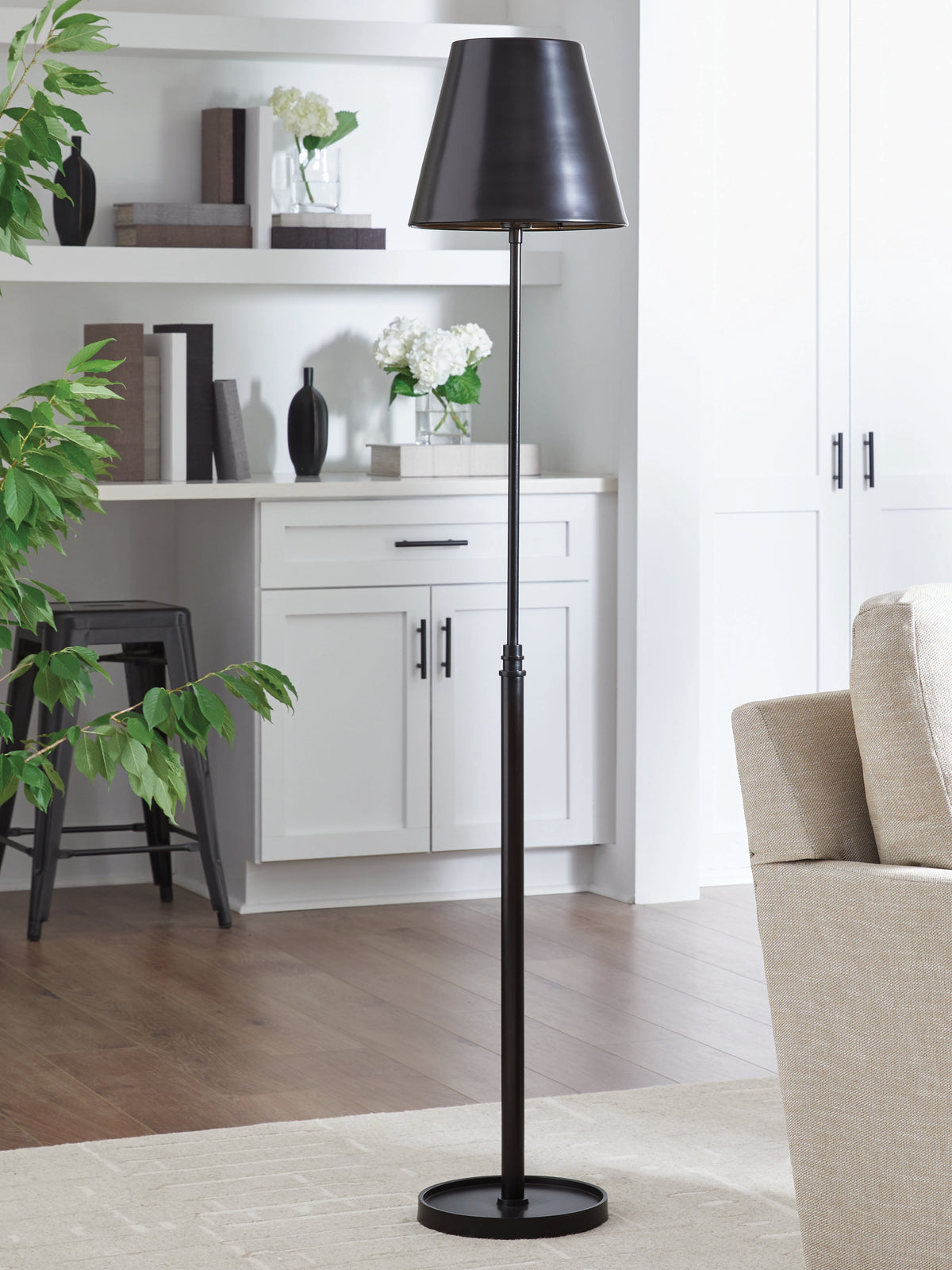 Floridian Furniture - Ashley Furniture - Wimner Lighting - Metal Floor Lamp (1/CN) / Antique Bronze Finish - L208461