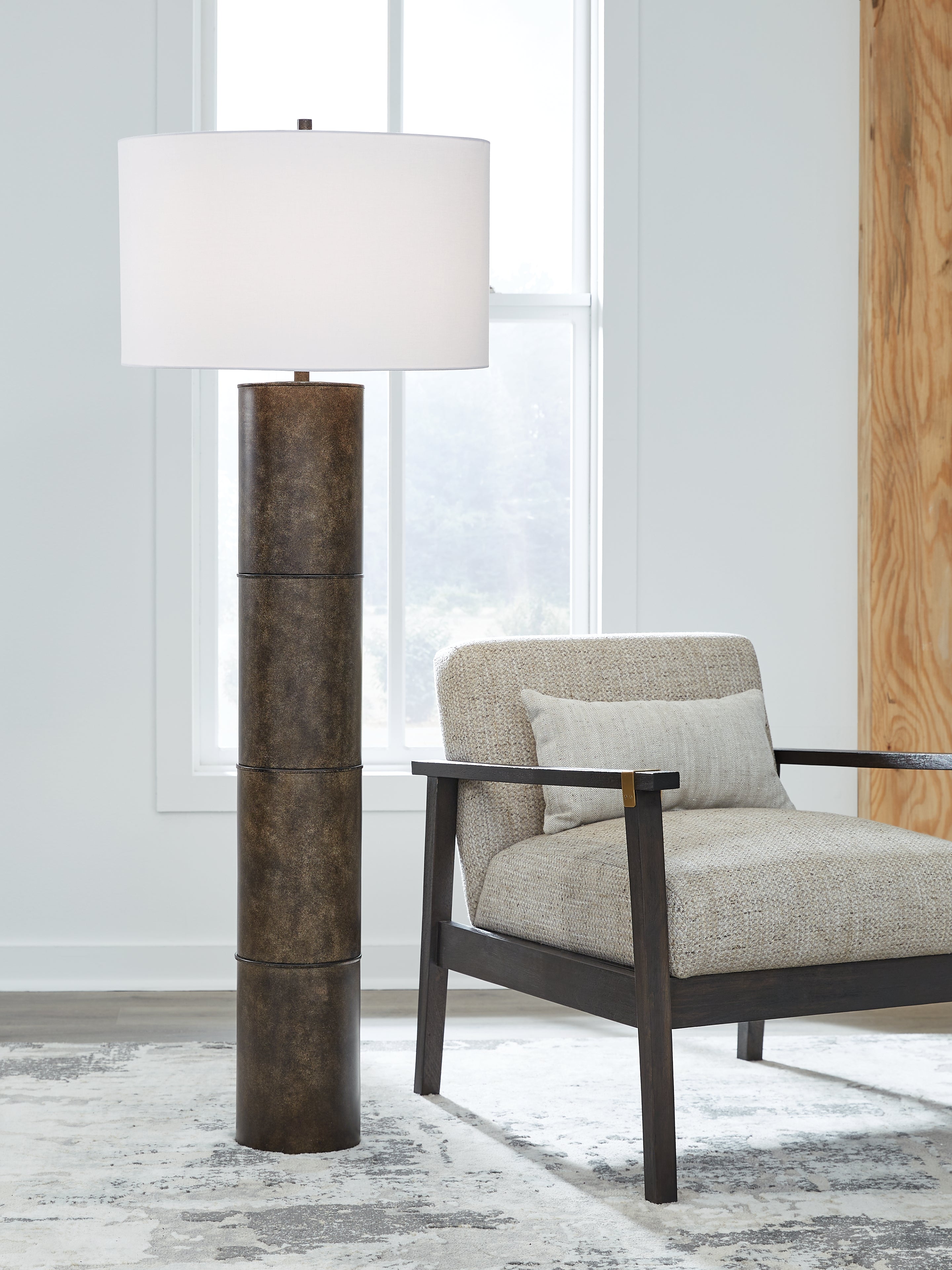 Floridian Furniture - Ashley Furniture - Jebson Lighting - Metal Floor Lamp (1/CN) / Dark Bronze Finish - L235791