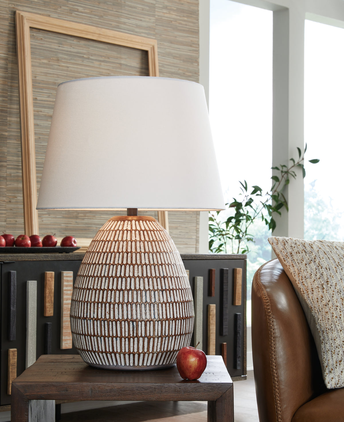 Floridian Furniture - Ashley Furniture - Darrich Lighting - 2-Piece Lamp Set / Beige/White - L235804X2