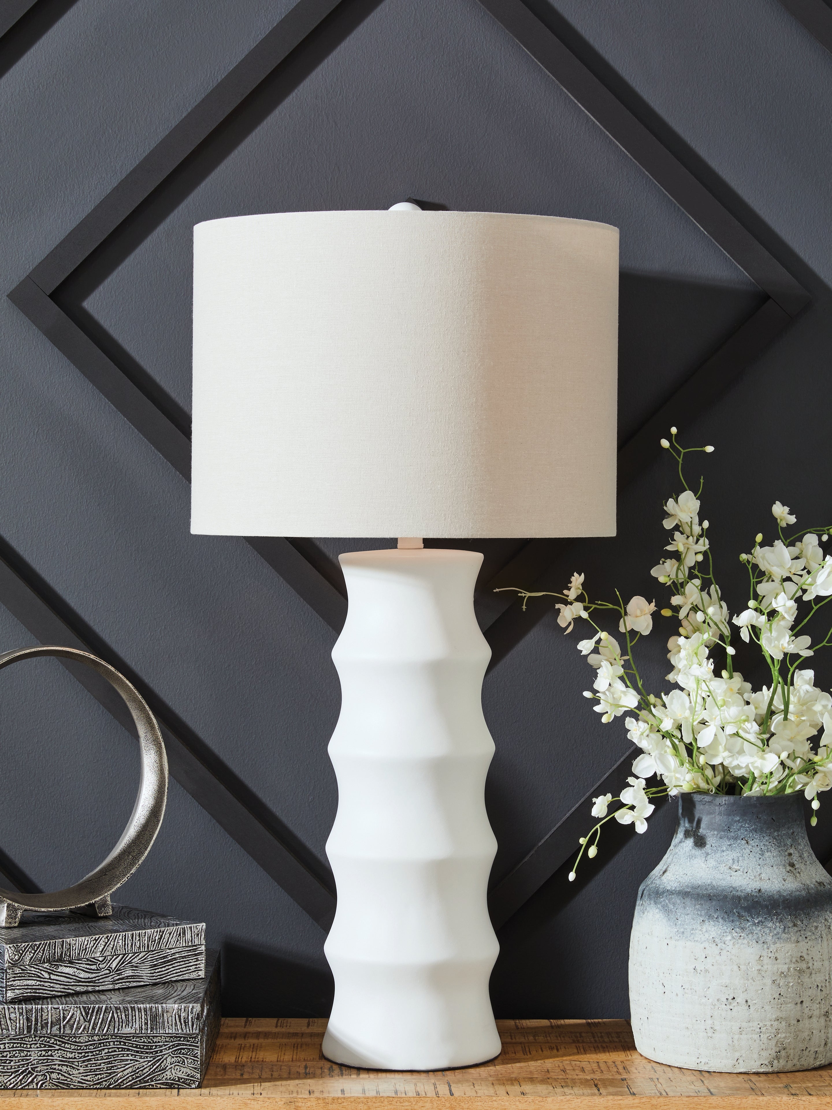 Floridian Furniture - Ashley Furniture - Veraleigh Lighting - Poly Table Lamp (1/CN) / White - L235854