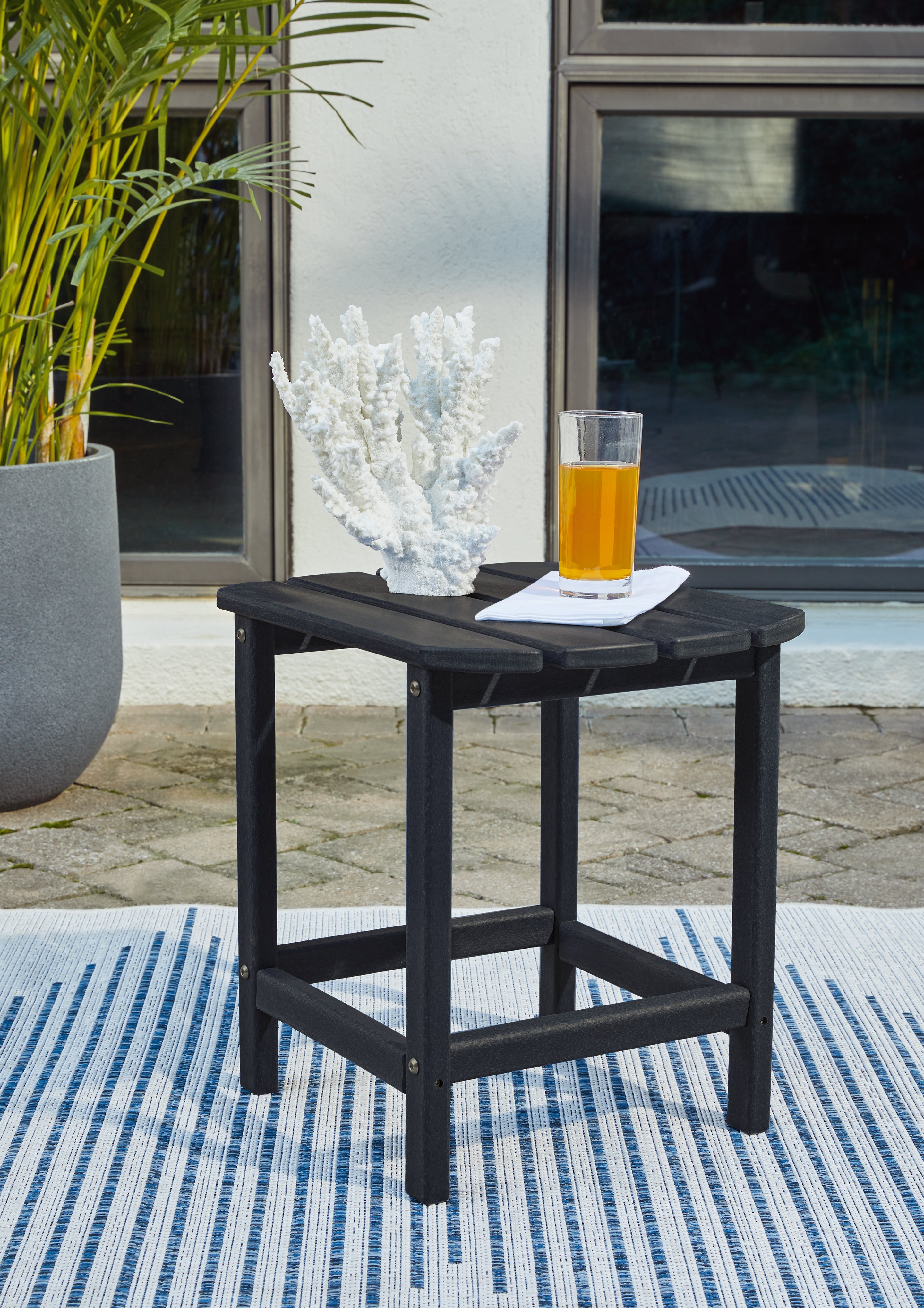 Floridian Furniture - Ashley Furniture - Sundown Treasure Outdoor - End Table / Black - P008-703