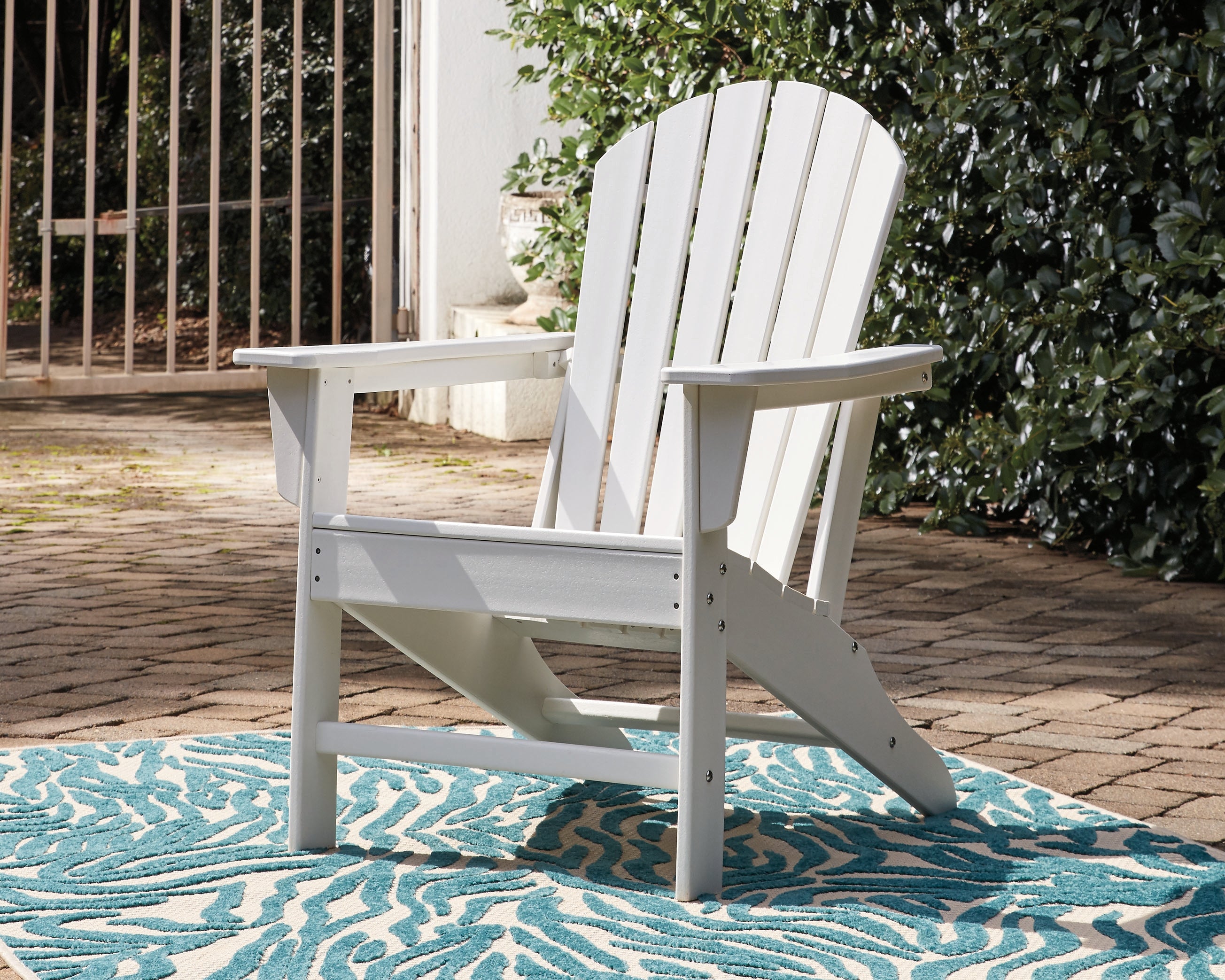 Floridian Furniture - Ashley Furniture - Sundown Treasure Outdoor - Adirondack Chair / White - P011-898