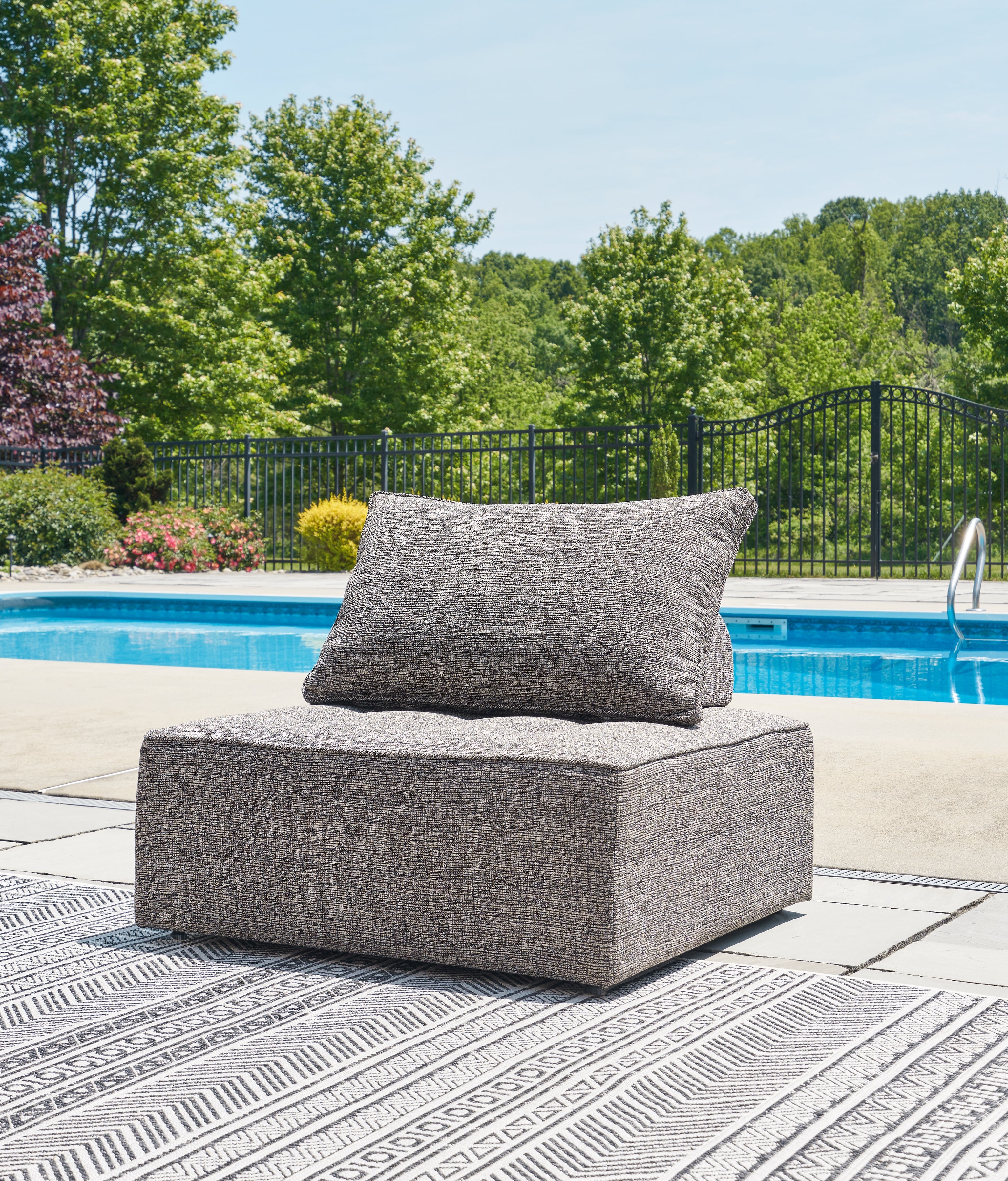 Floridian Furniture - Ashley Furniture - Bree Zee Outdoor - Lounge Chair w/Cushion / Brown - P160-821