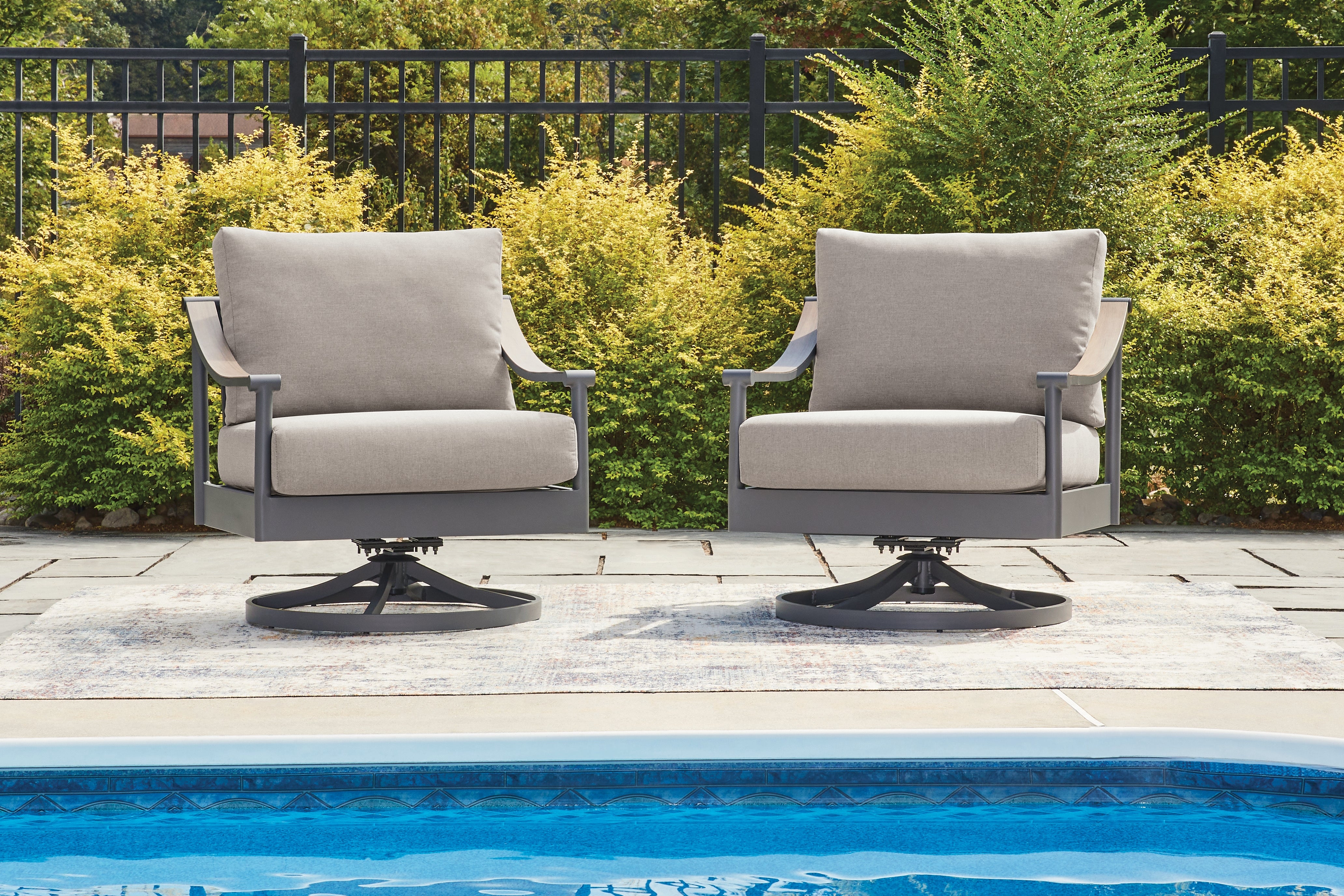 Floridian Furniture - Ashley Furniture - Ocean Beach Outdoor - Swivel Lounge w/ Cushion / Gray - PCP510-821