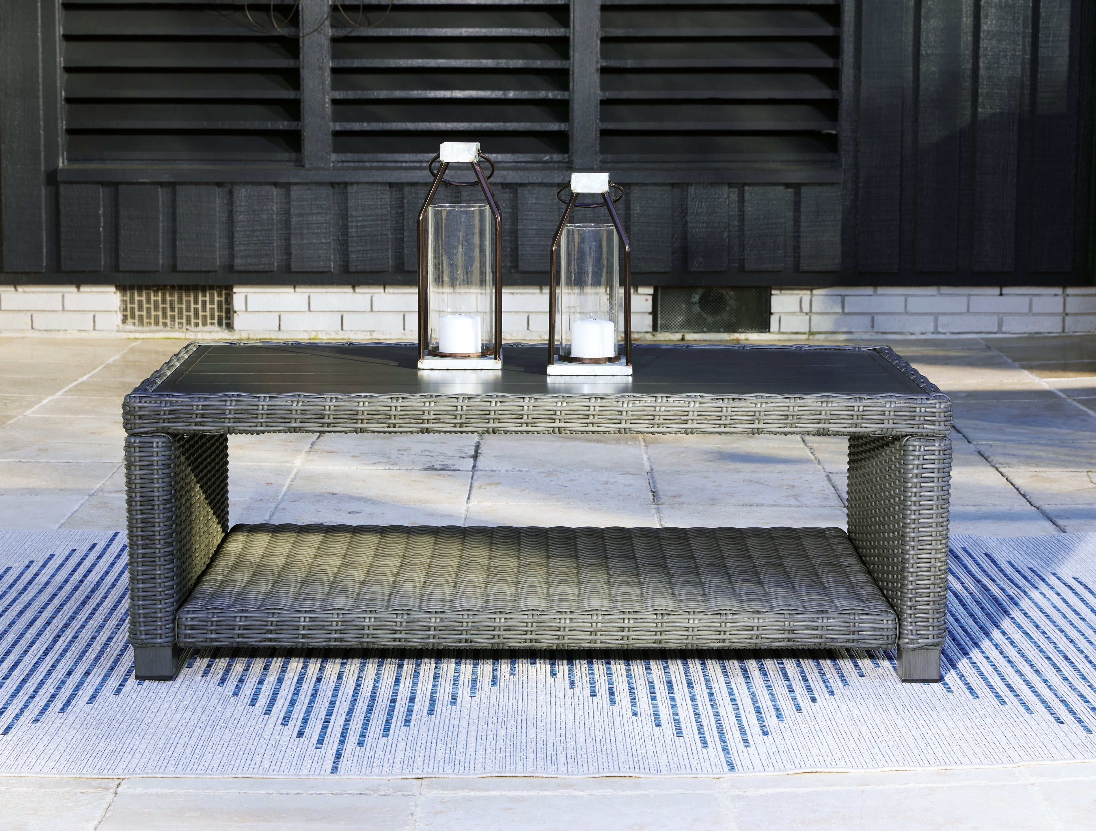 Floridian Furniture - Ashley Furniture - Elite Park Outdoor - Rectangular Cocktail Table / Gray - P518-701