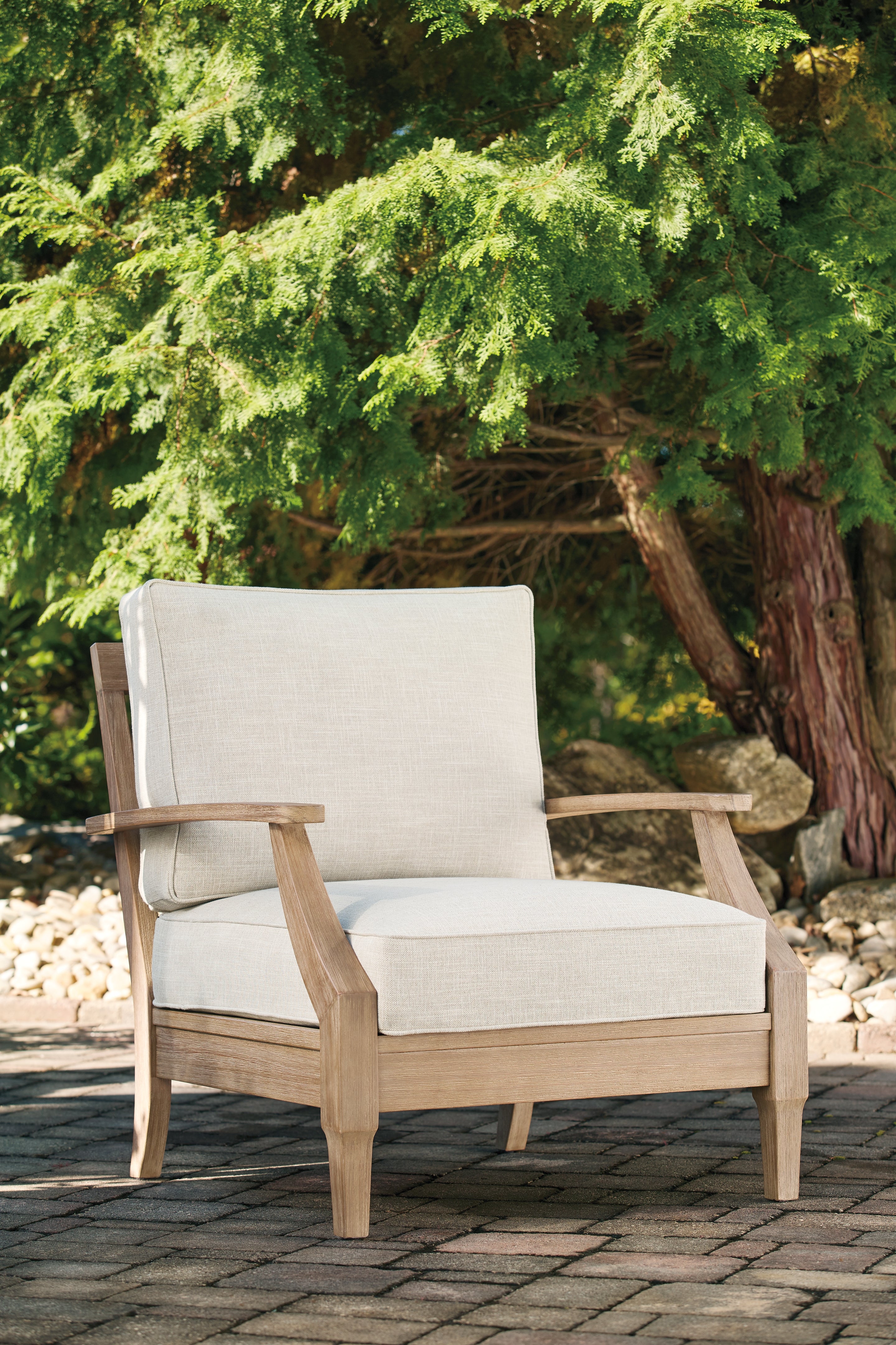 Floridian Furniture - Ashley Furniture - Carter Hall Outdoor - Lounge Chair w/Cushion (1/CN) / Beige - P601-820