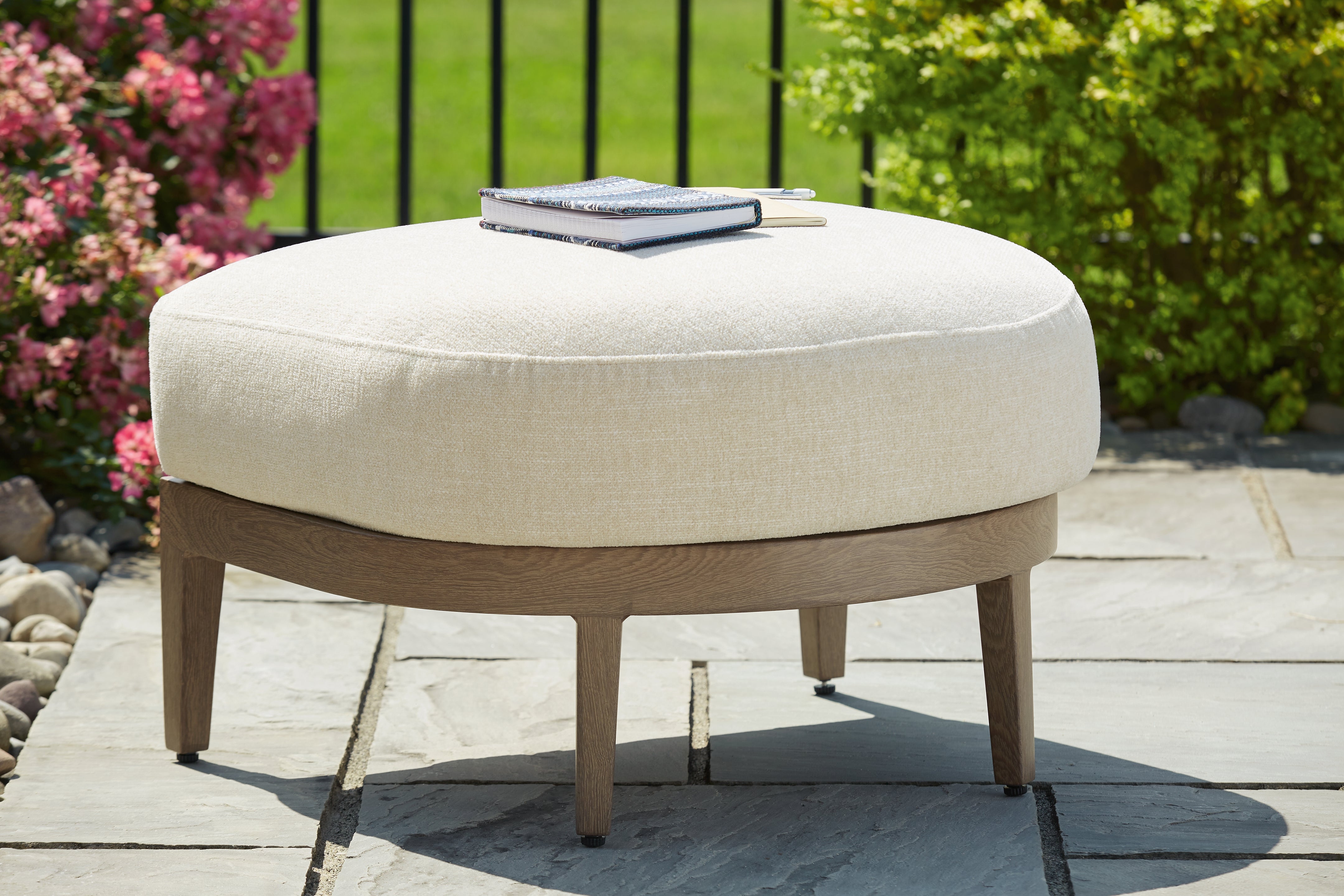 Floridian Furniture - Ashley Furniture - Serene Bay Outdoor - Ottoman with Cushion / Dark Brown/White - P671-814
