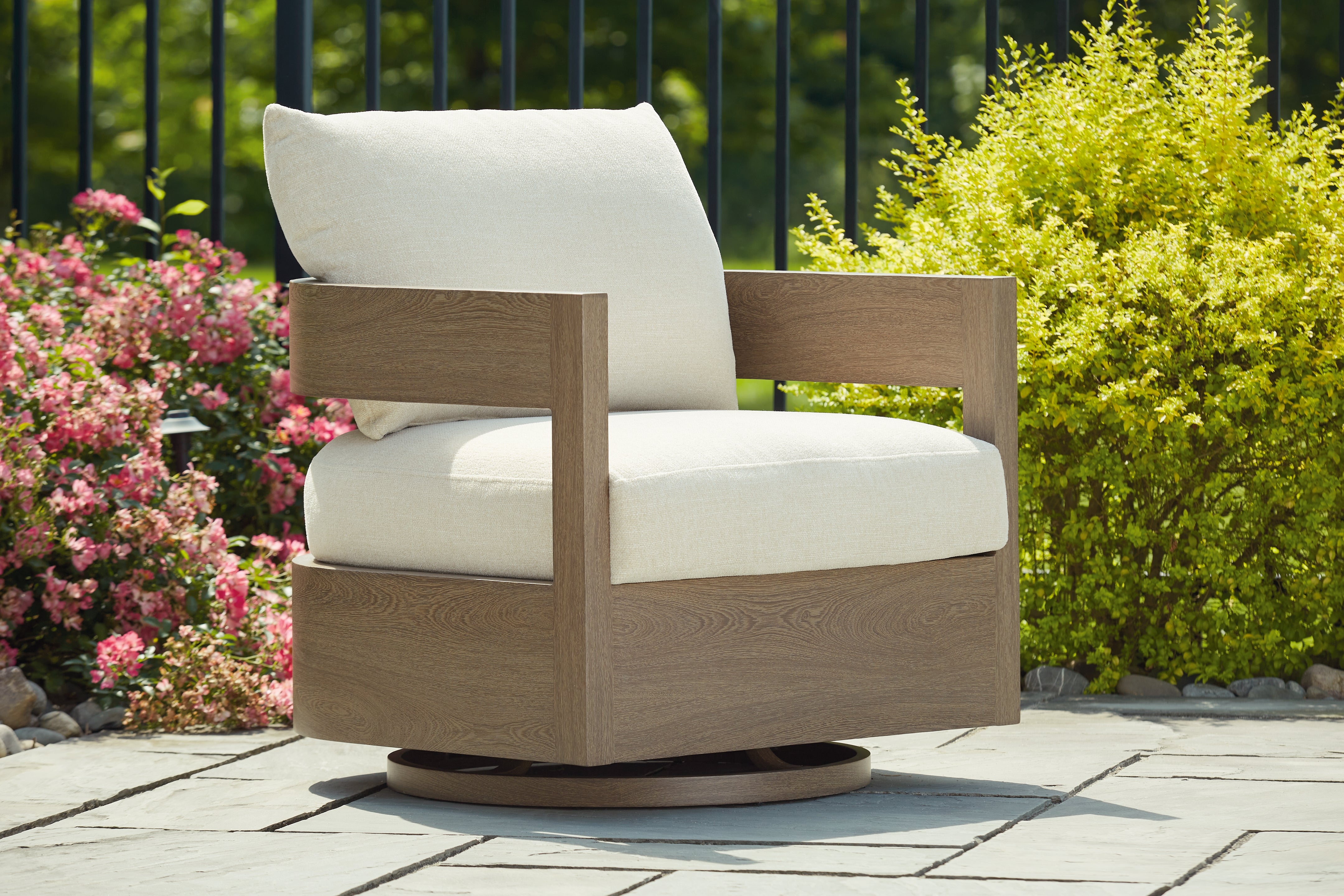 Floridian Furniture - Ashley Furniture - Serene Bay Outdoor - Swivel Glider Chair w/Cushion / Dark Brown/White - P671-821