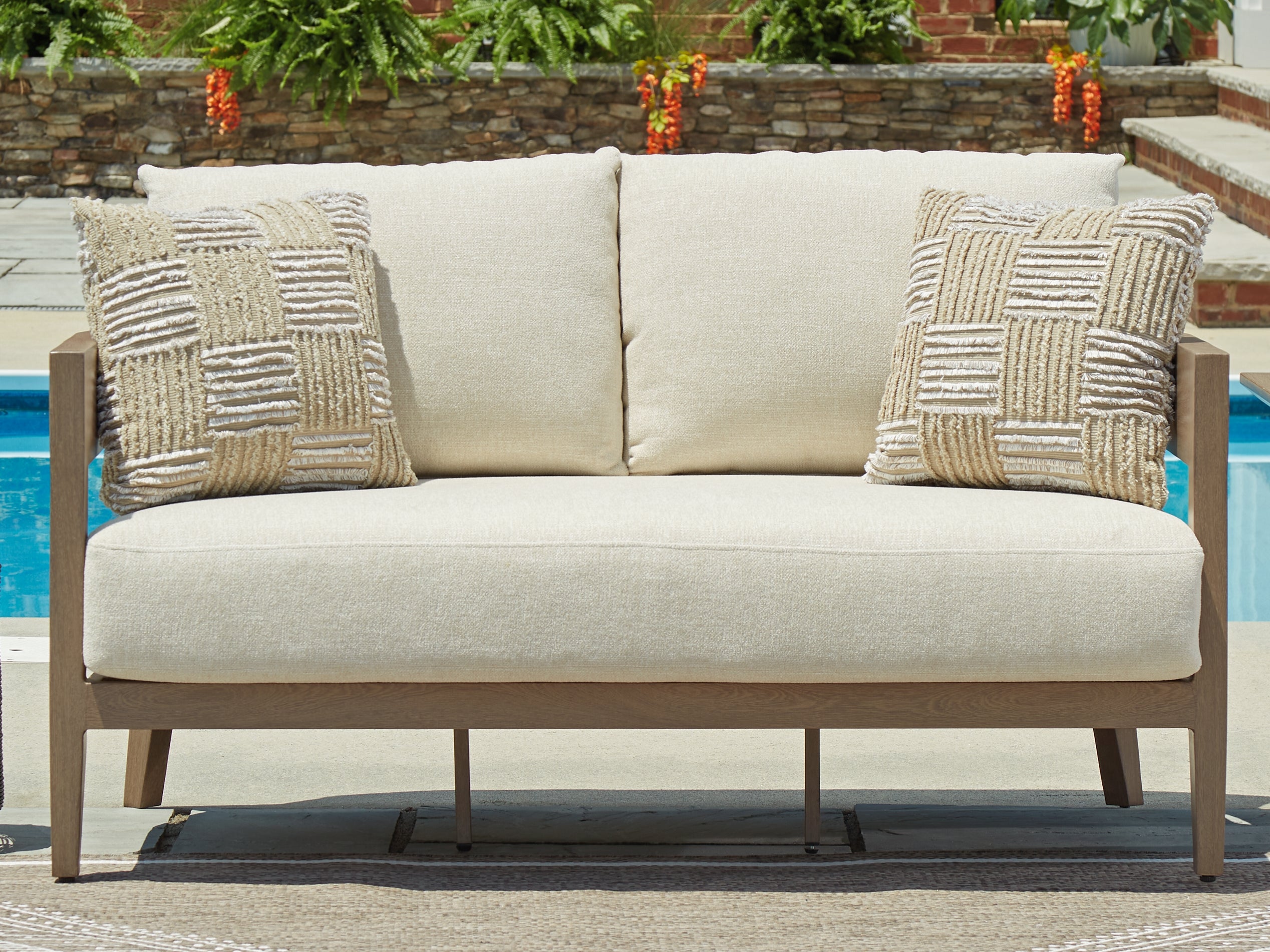 Floridian Furniture - Ashley Furniture - Serene Bay Outdoor - Loveseat w/Cushion / Dark Brown/White - P671-835