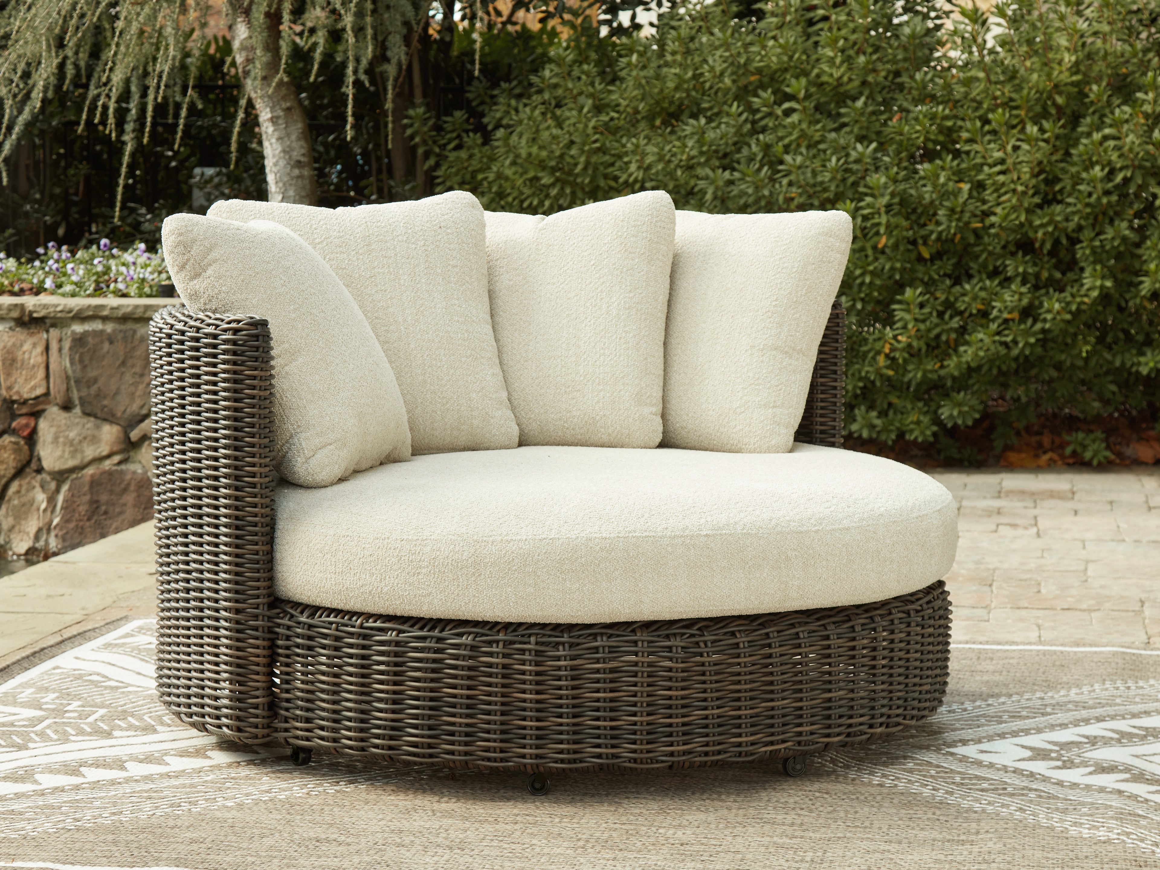 Floridian Furniture - Ashley Furniture - Kimora Outdoor - Swivel Lounge Chair w/Cushion / Beige/Dark Brown - P711-810