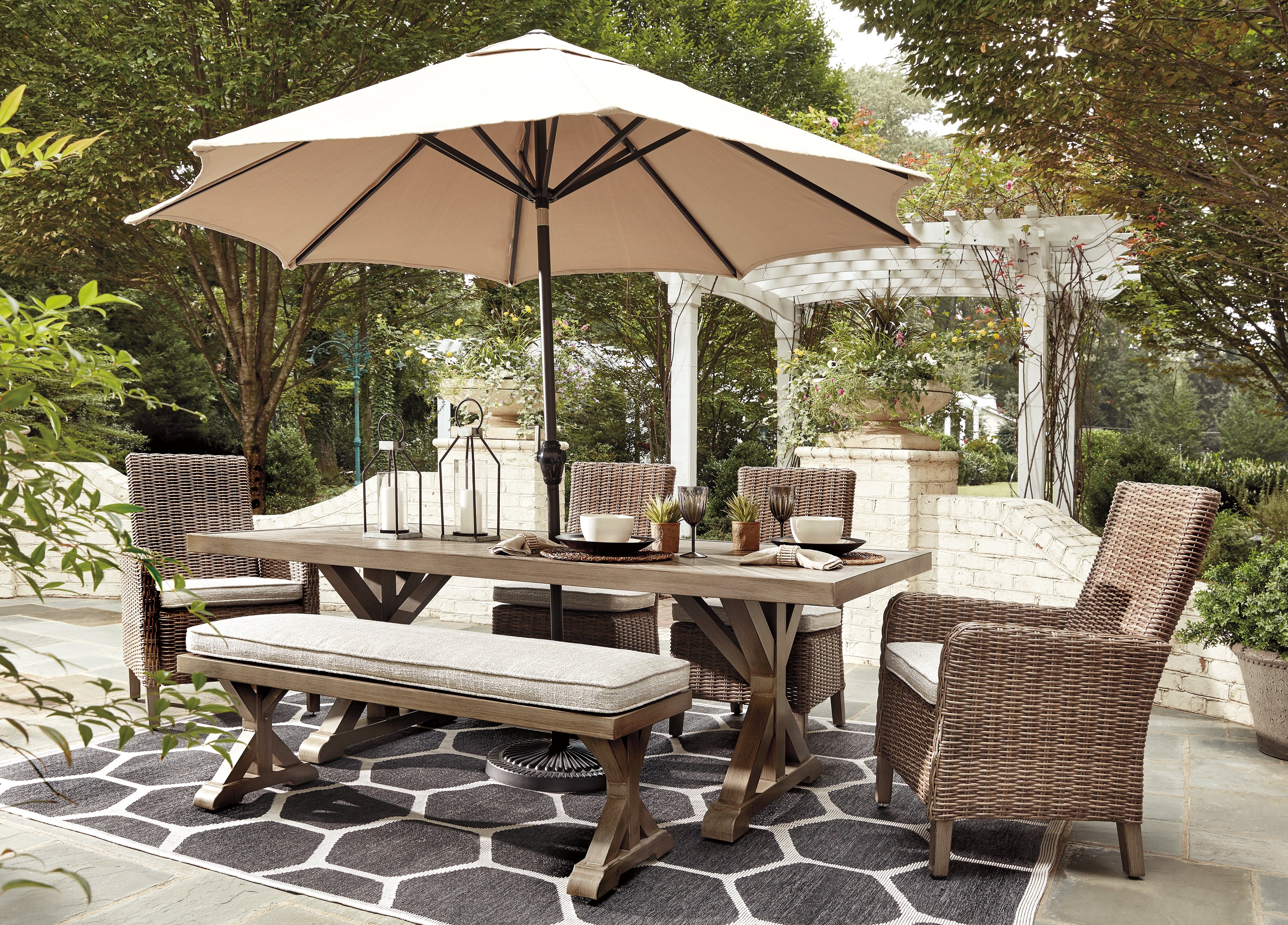 Floridian Furniture - Ashley Furniture - Beachcroft Outdoor - RECT Dining Table w/UMB OPT / Beige - P791-625