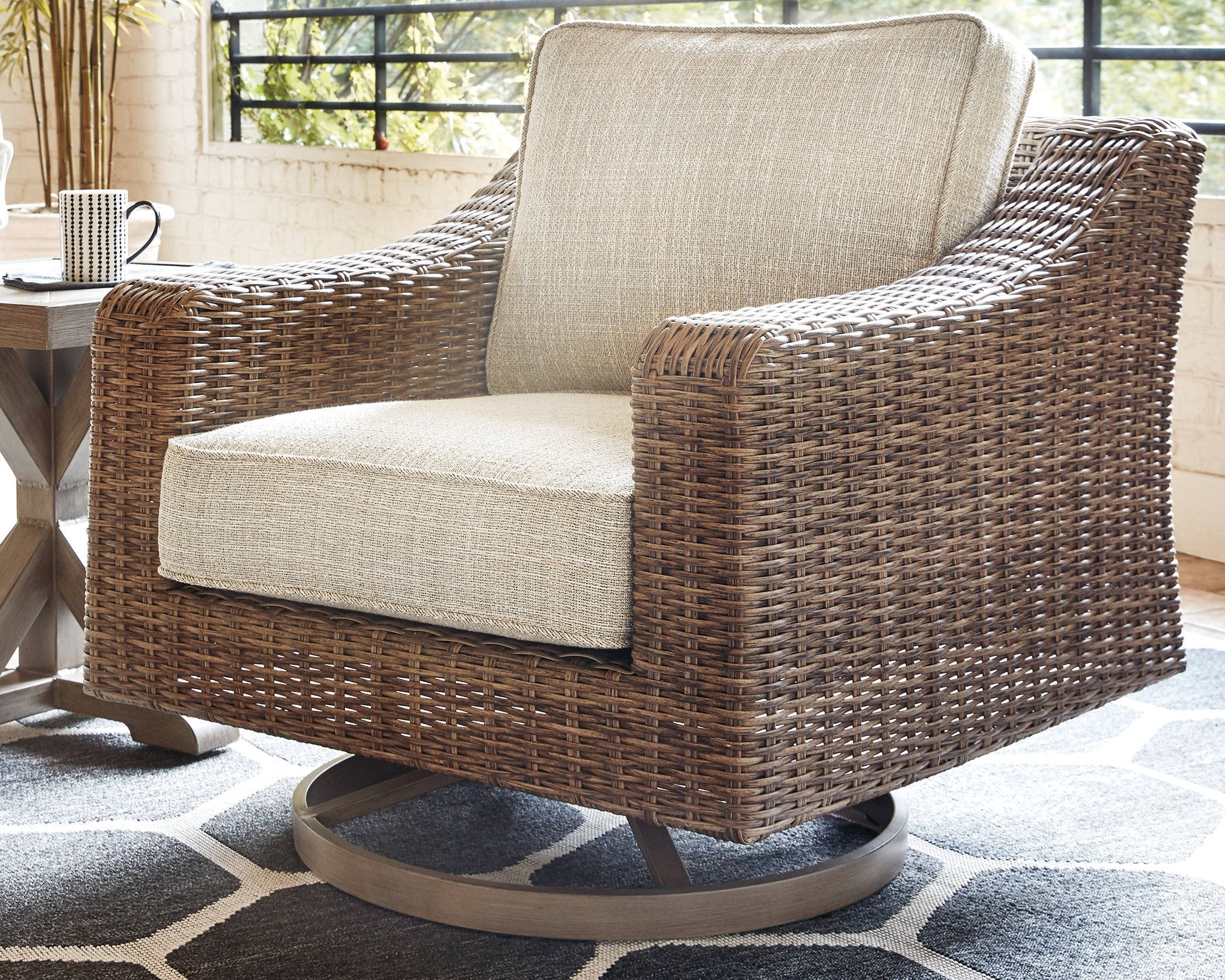 Floridian Furniture - Ashley Furniture - Beachcroft Outdoor - Swivel Lounge Chair (1/CN) / Beige - P791-821