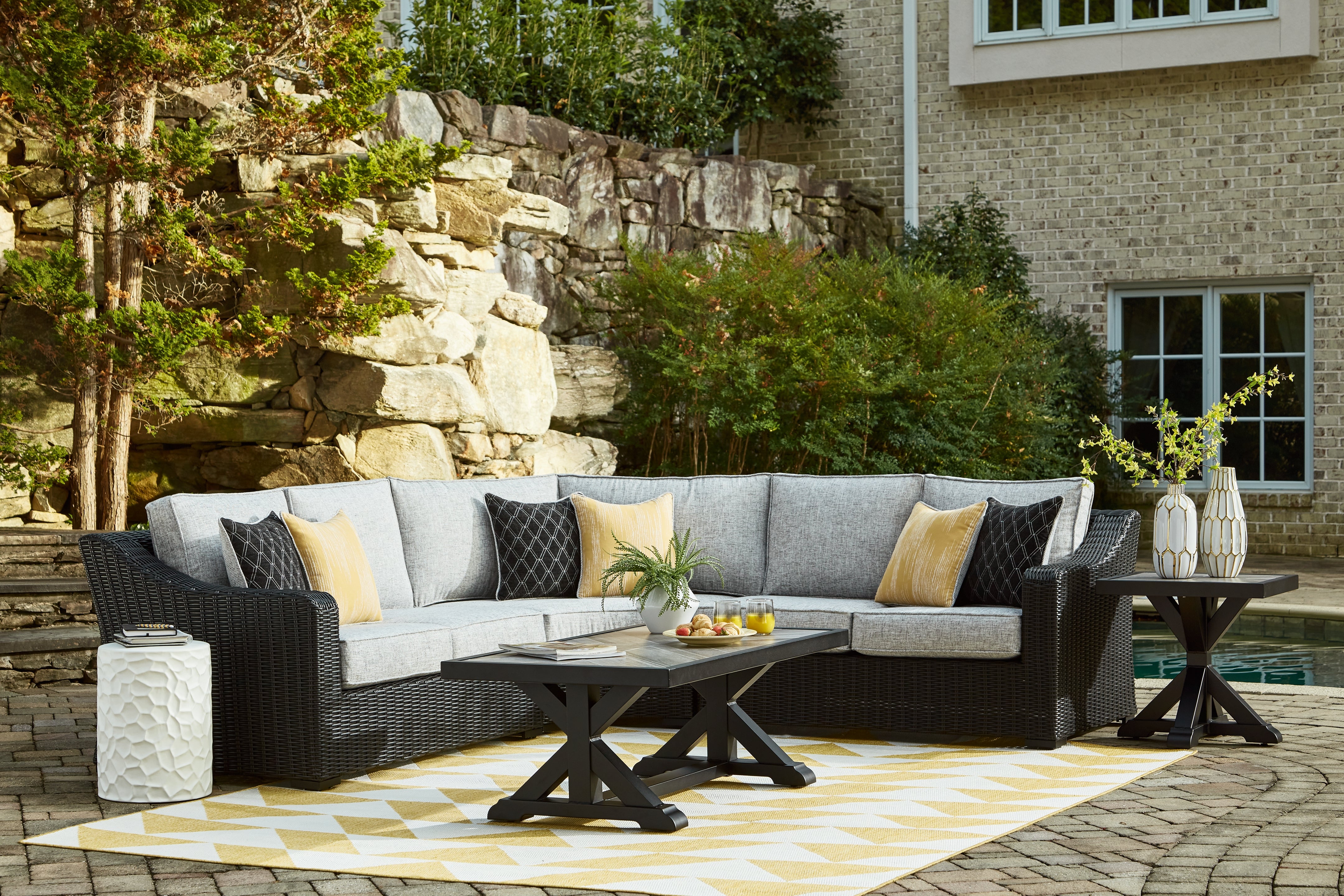 Floridian Furniture - Ashley Furniture - Beachcroft Outdoor - 3-Piece Outdoor Sectional / Black/Light Gray - P792P1