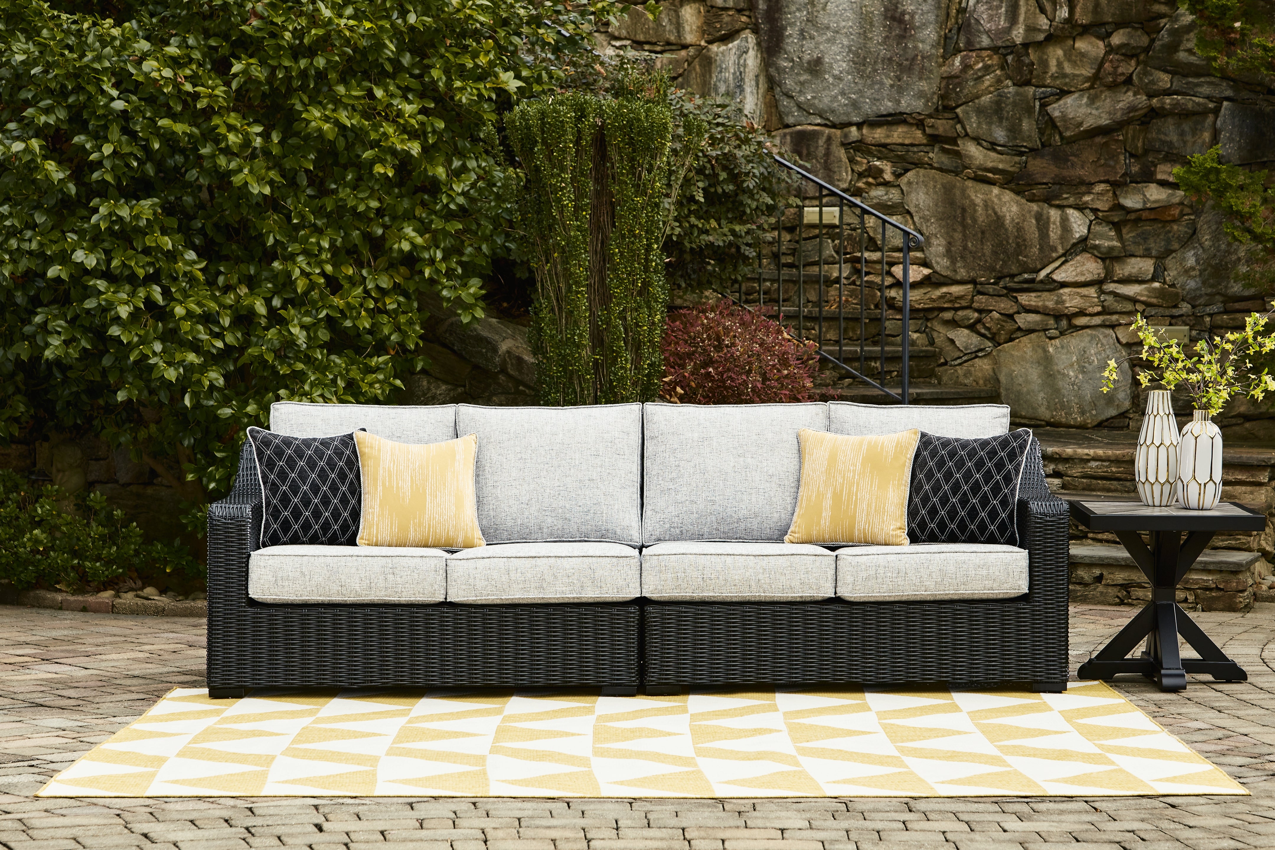 Floridian Furniture - Ashley Furniture - Beachcroft Outdoor - RAF/LAF Loveseat w/CUSH (Set of 2) / Black/Light Gray - P792-854