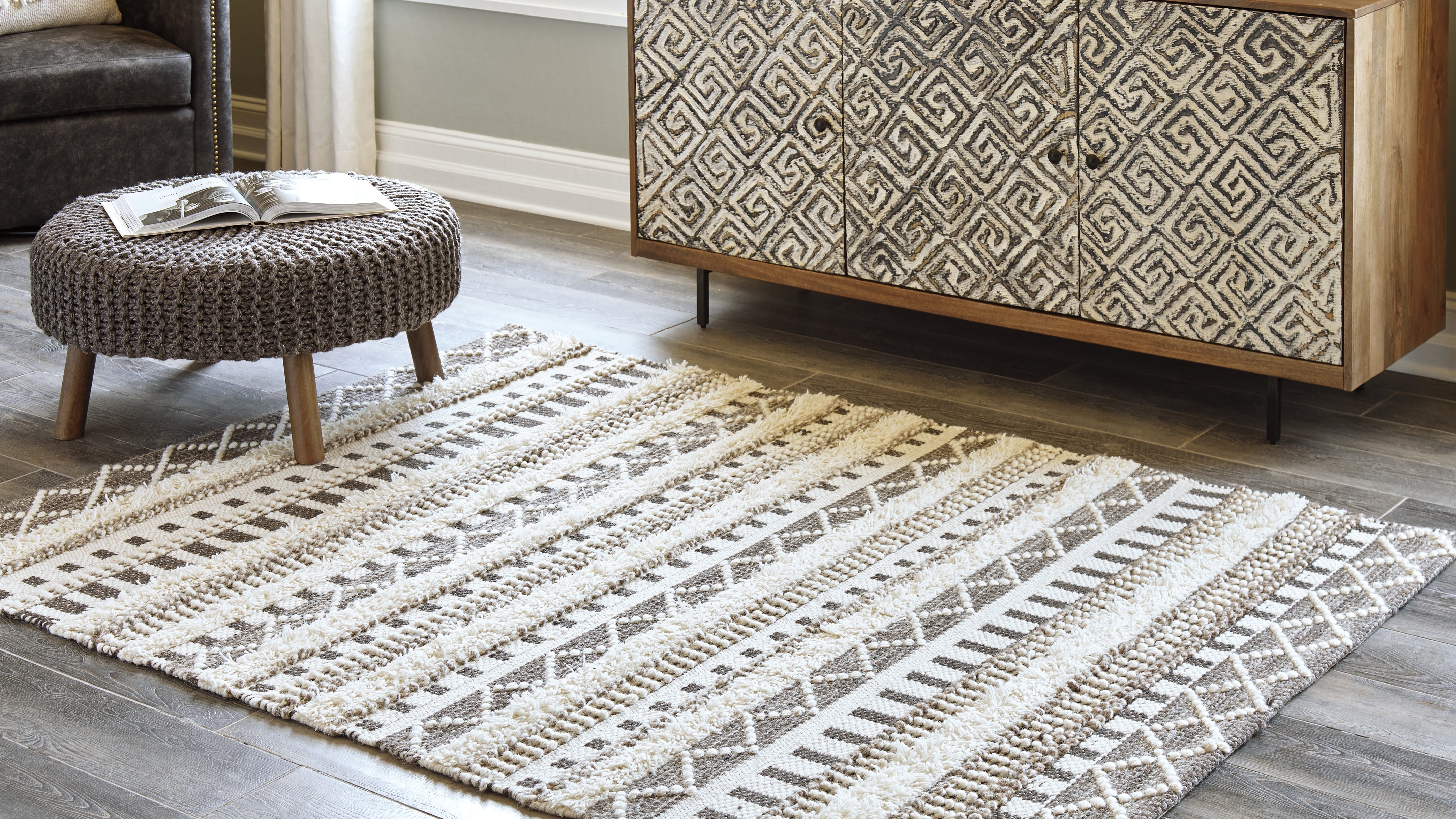 Floridian Furniture - Ashley Furniture - Karalee Rug - 5' x 7' Rug / Ivory/Brown - R404442