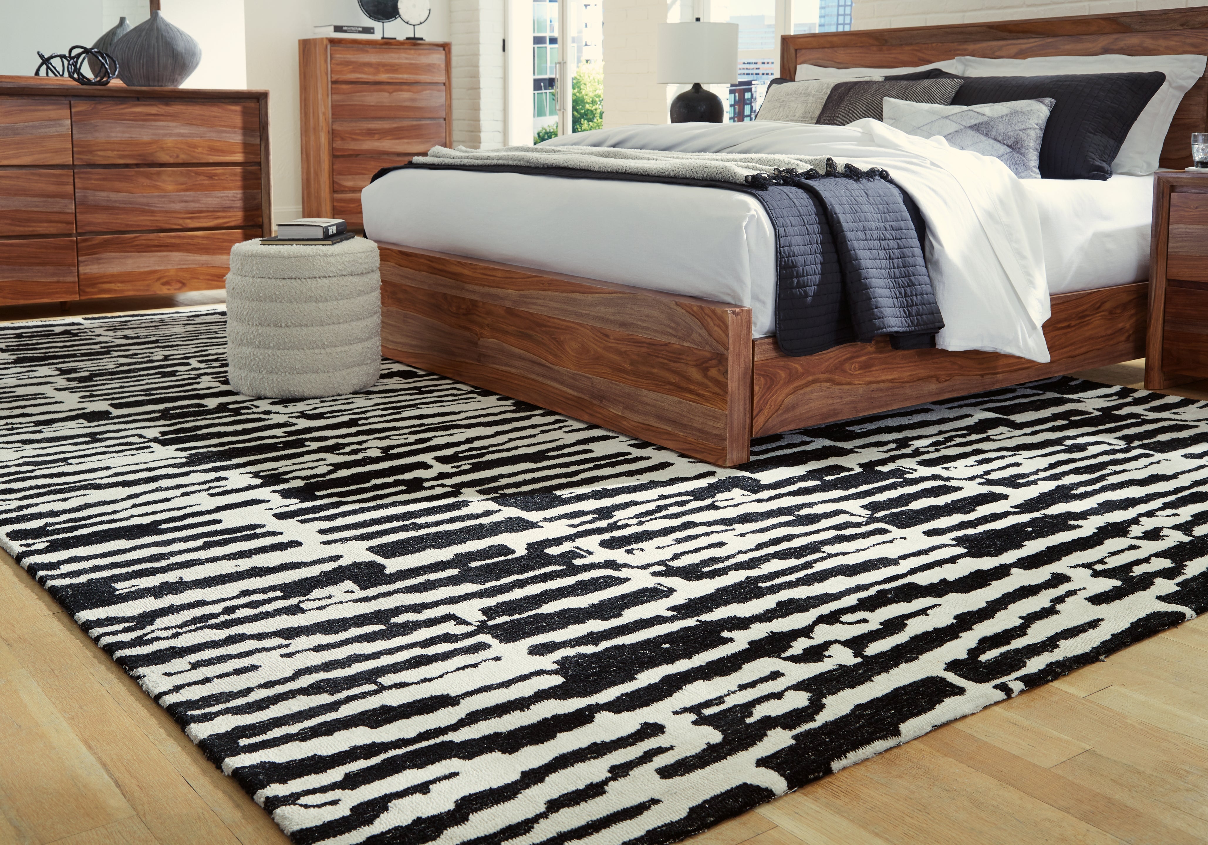 Floridian Furniture - Ashley Furniture - Bramshaw Rug - 10' x 14' Rug / Black/Ivory - R406760