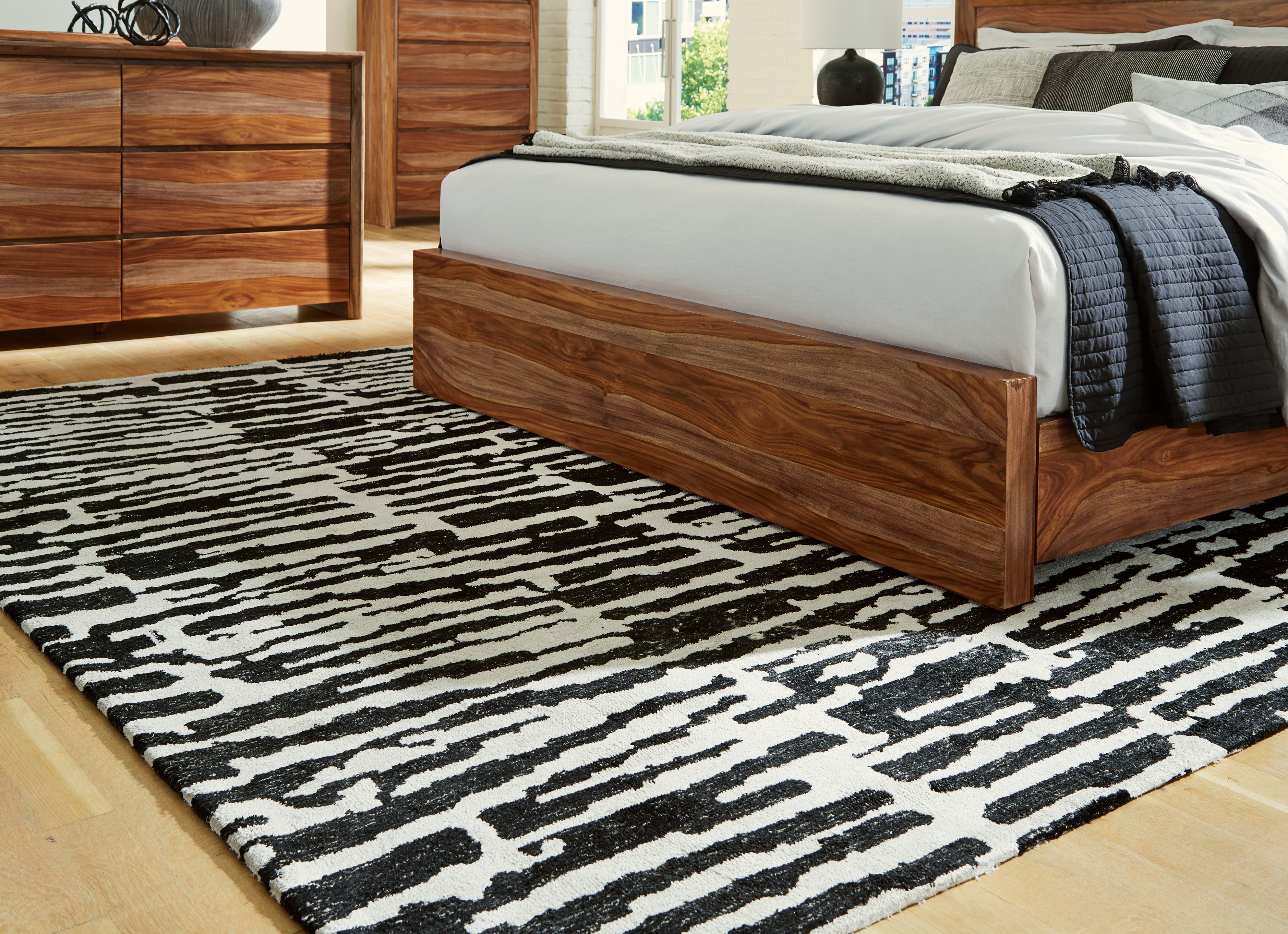 Floridian Furniture - Ashley Furniture - Bramshaw Rug - 8' x 10' Rug / Black/Ivory - R406761