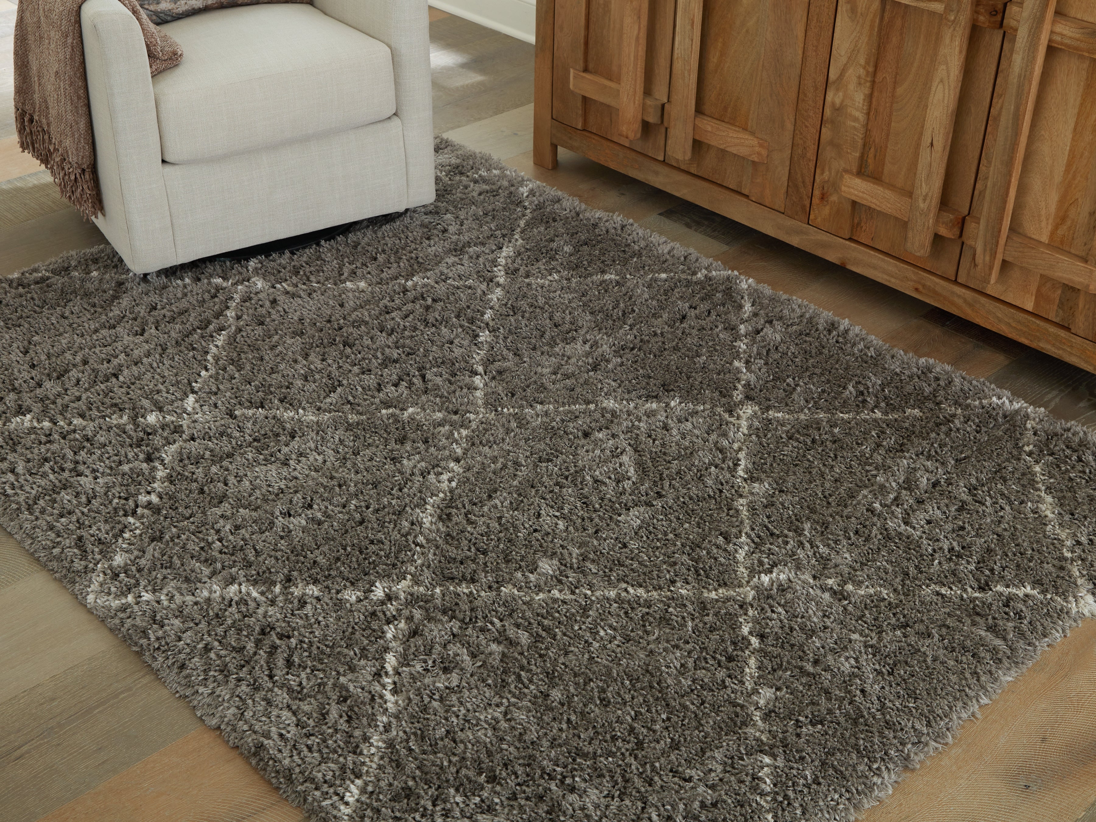 Floridian Furniture - Ashley Furniture - Wrenlow Rug - 8' x 10' Rug / Gray/Cream - R407221