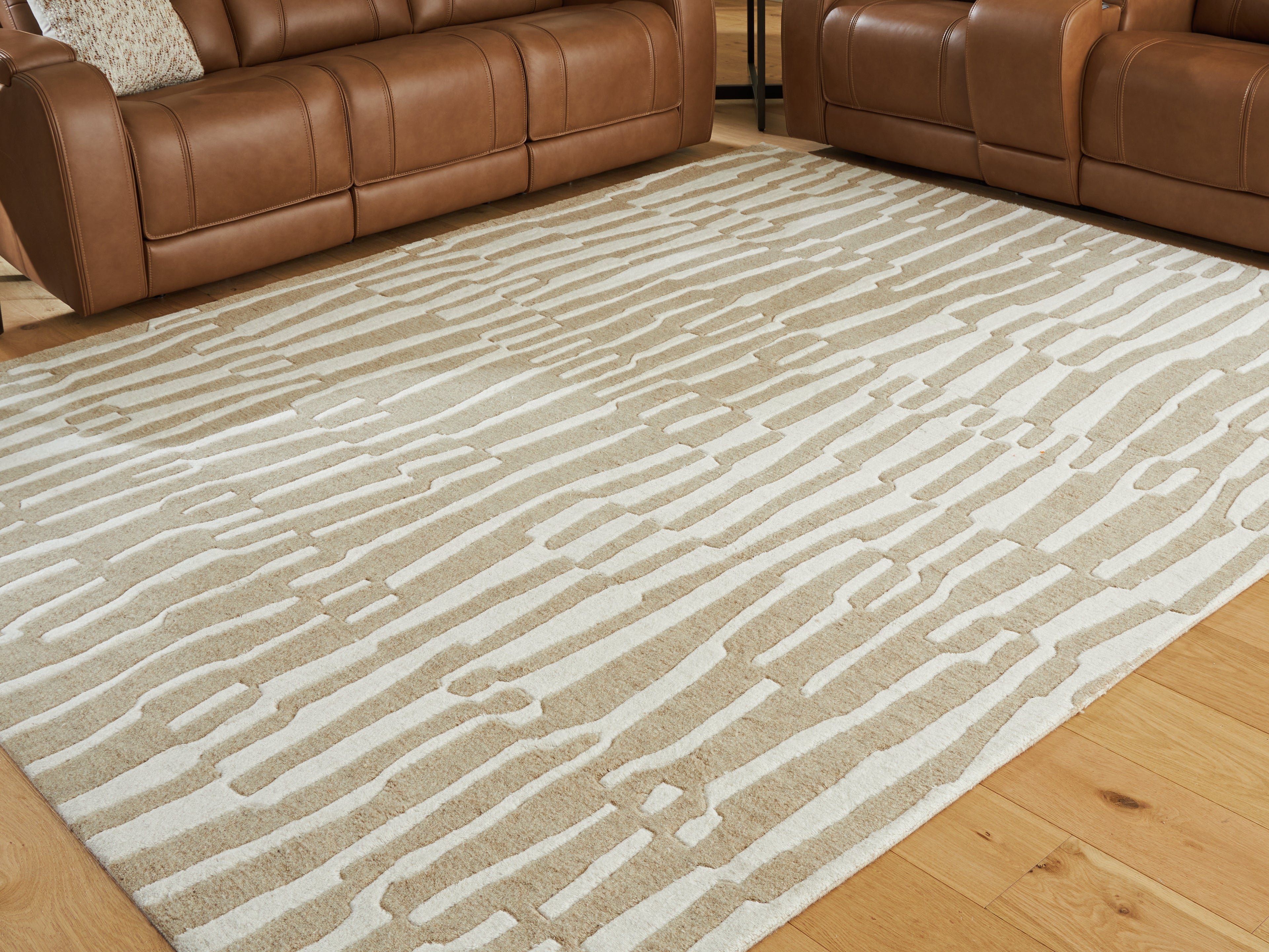 Floridian Furniture - Ashley Furniture - Corrbell Rug - 7'8" x 10' Area Rug / Beige/White - R407631