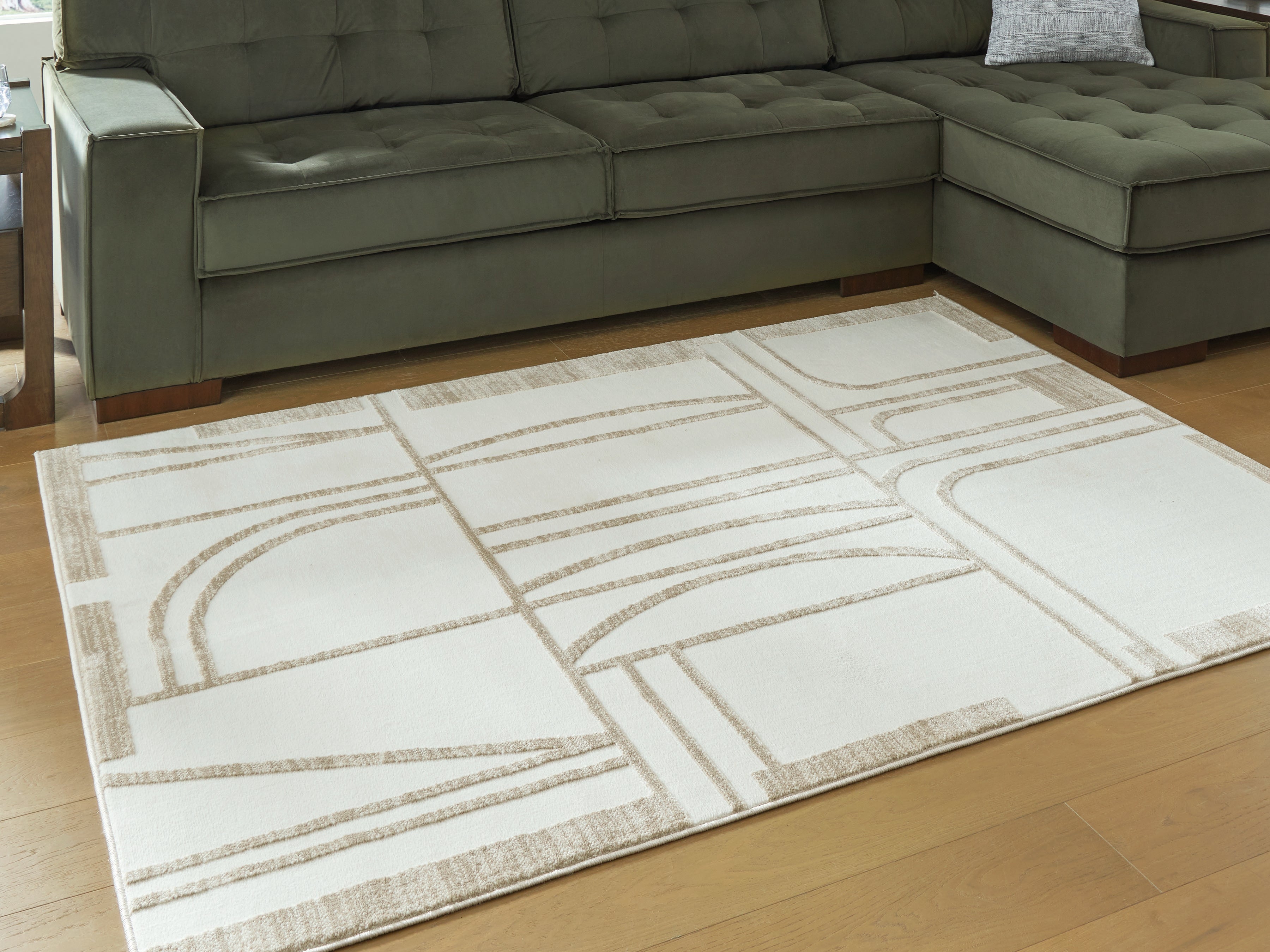 Floridian Furniture - Ashley Furniture - Farongrove Rug - 5'3" x 7' Area Rug / Ivory/Beige - R407672