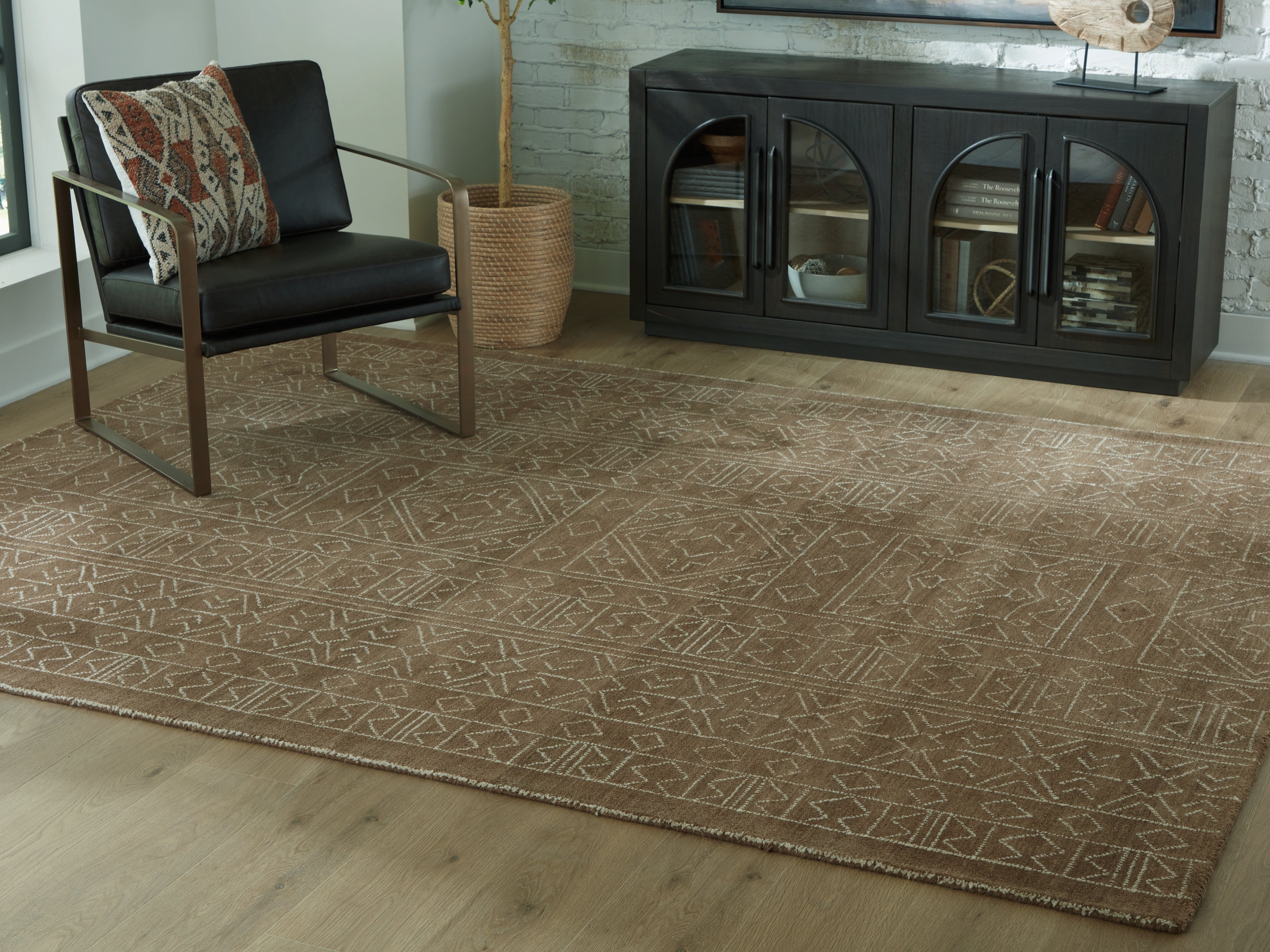 Floridian Furniture - Ashley Furniture - Merrittman Rug - 7'8" x 10' Area Rug / Brown/Ivory - R407701