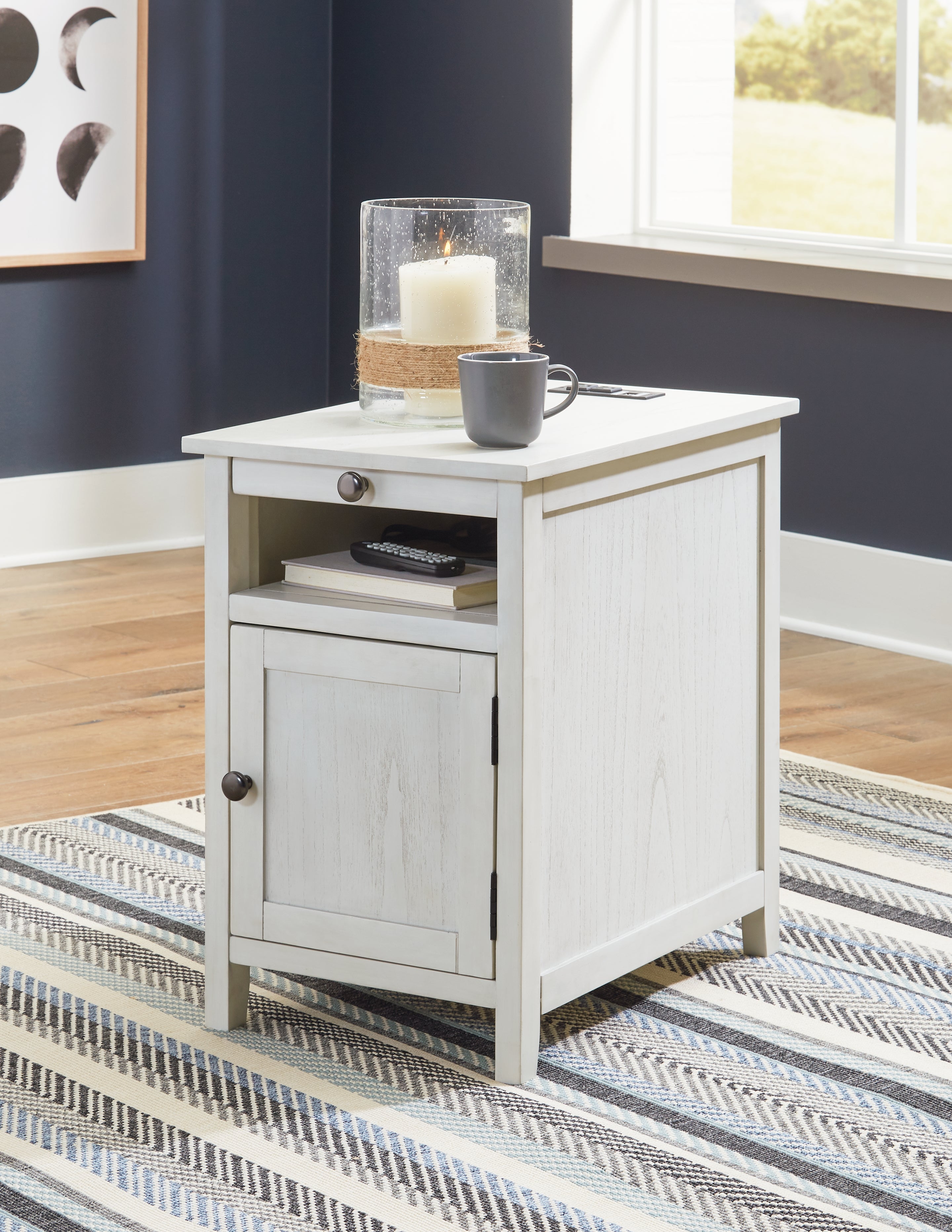Floridian Furniture - Ashley Furniture - Treytown Chairside End Table - Chair Side End Table / Antique White - T300-517