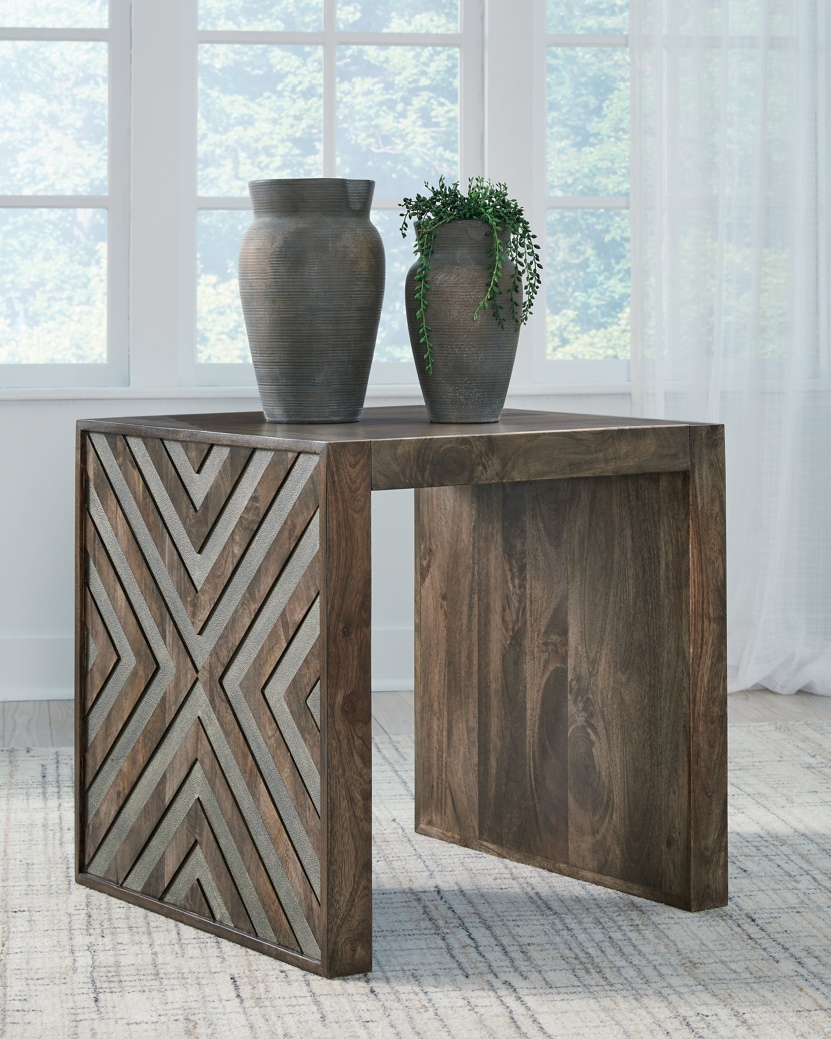 Floridian Furniture - Ashley Furniture - Dreggan End Table - Square End Table / Brown - T567-2