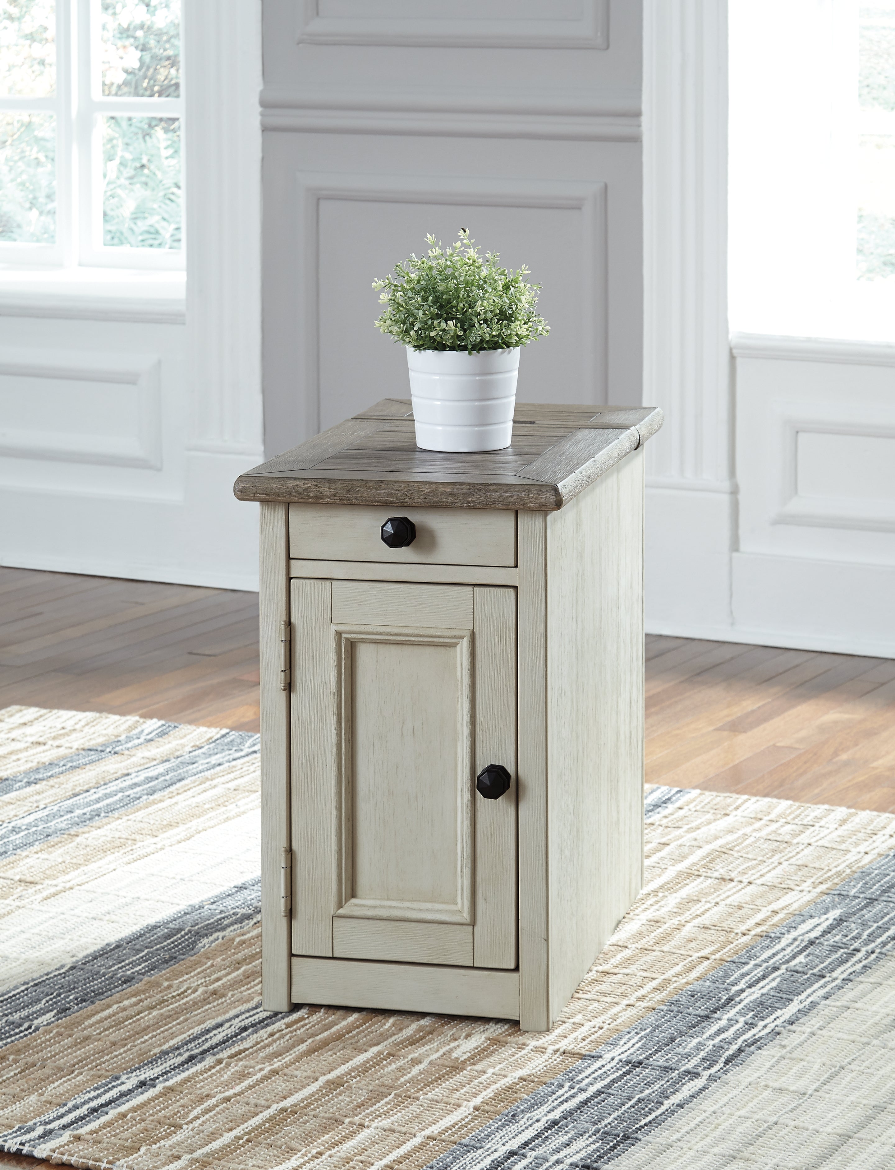 Floridian Furniture - Ashley Furniture - Bolanburg Chairside End Table with USB Ports & Outlets - Chair Side End Table / Two-tone - T637-7