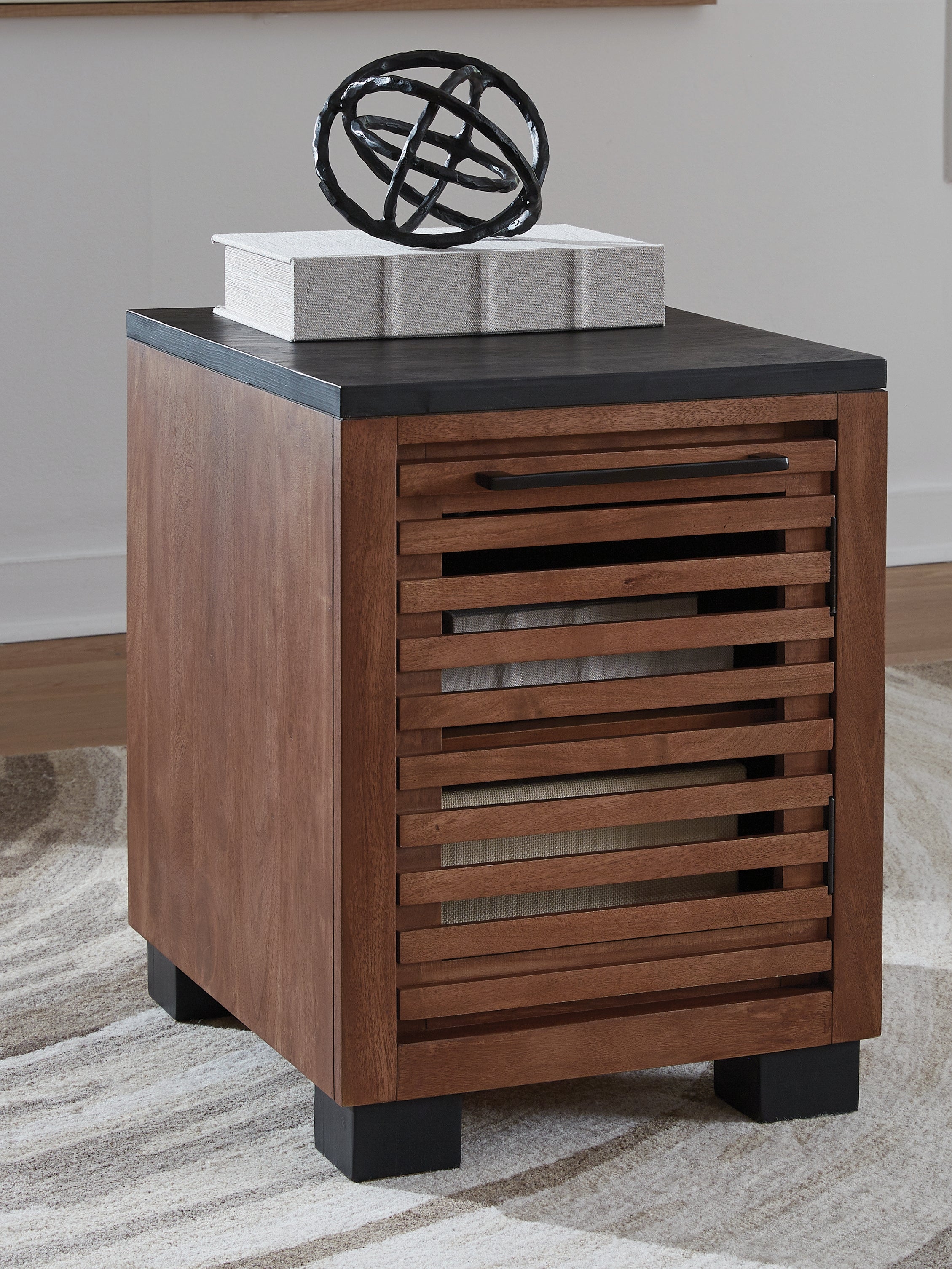 Floridian Furniture - Ashley Furniture - Kallari Chairside End Table - Chair Side End Table / Warm Brown/Black - T737-7