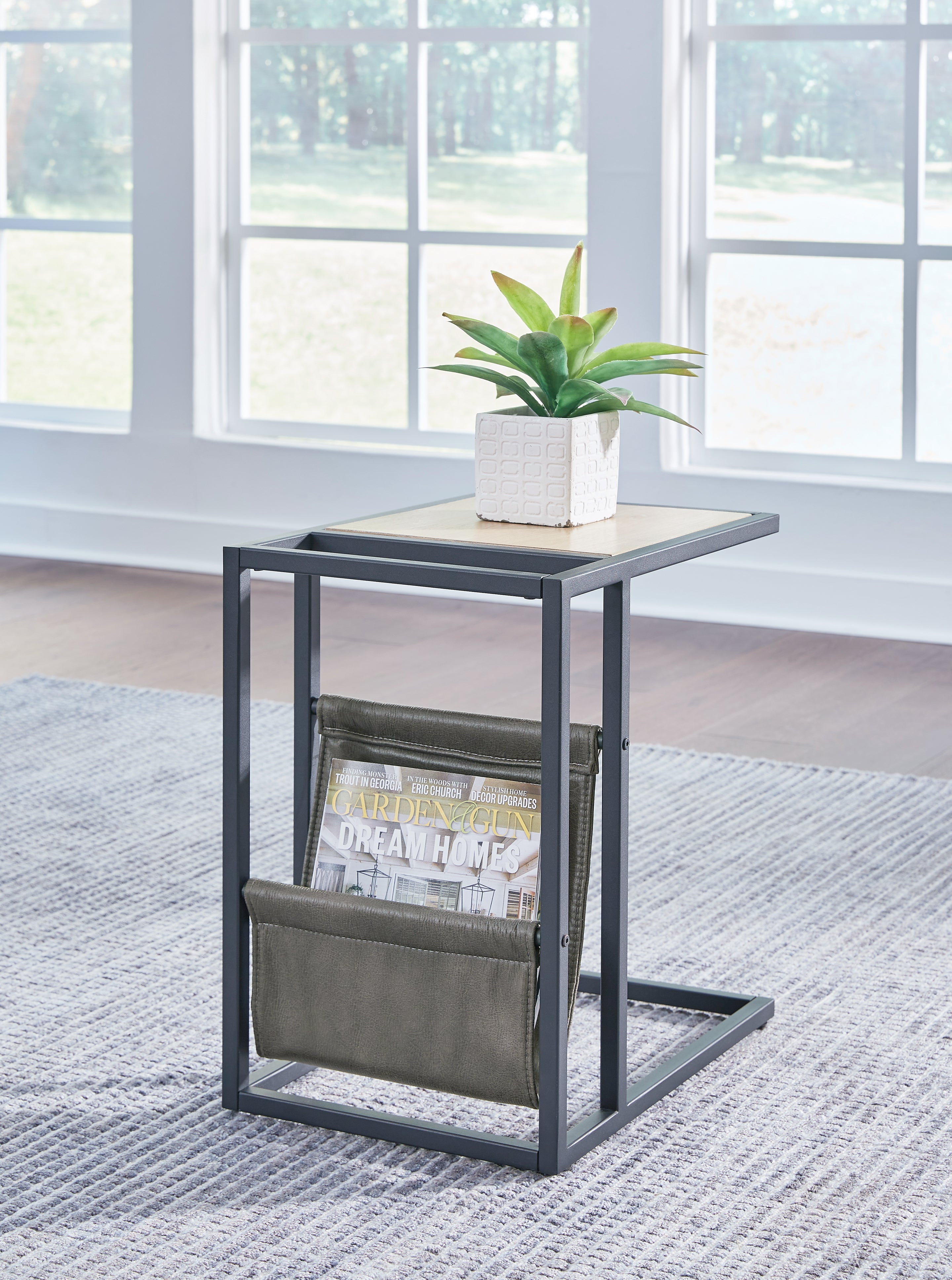 Floridian Furniture - Ashley Furniture - Freslowe Chairside End Table - Chair Side End Table / Light Brown/Black - T931-107